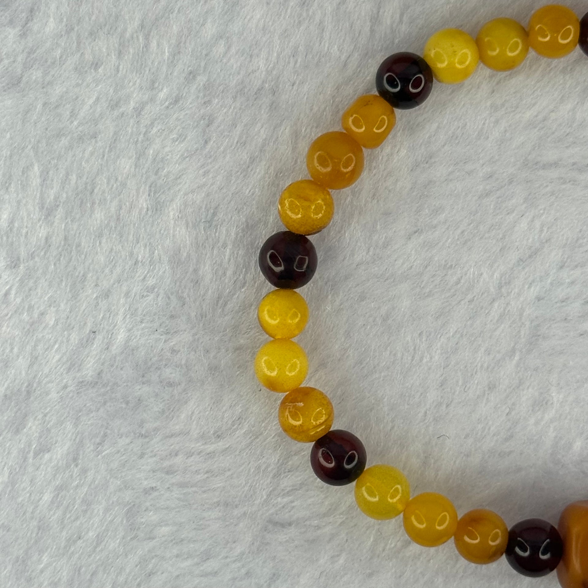 Natural Mixed Color Old Amber Beads Bracelet 天然老腊手链 3.67g 5.9mm 33 Beads 8.6mm 1pcs - Huangs Jadeite and Jewelry Pte Ltd