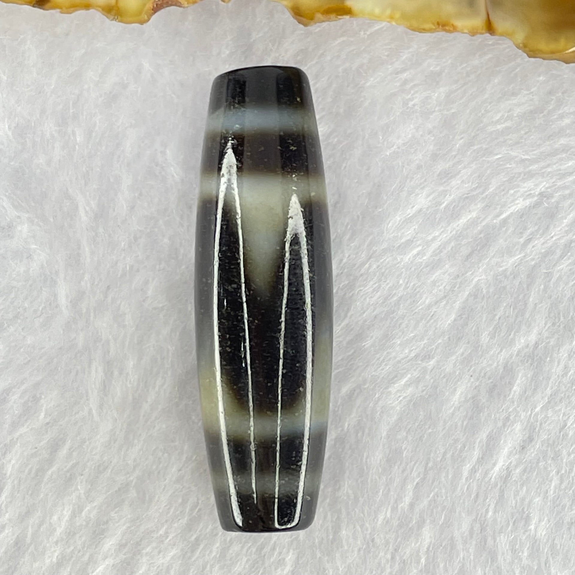 Natural Powerful Tibetan Old Oily Agate Tiger Tooth Daluo Dzi Bead Heavenly Master (Tian Zhu) 8.00g 38.5 by 11.8mm - Huangs Jadeite and Jewelry Pte Ltd