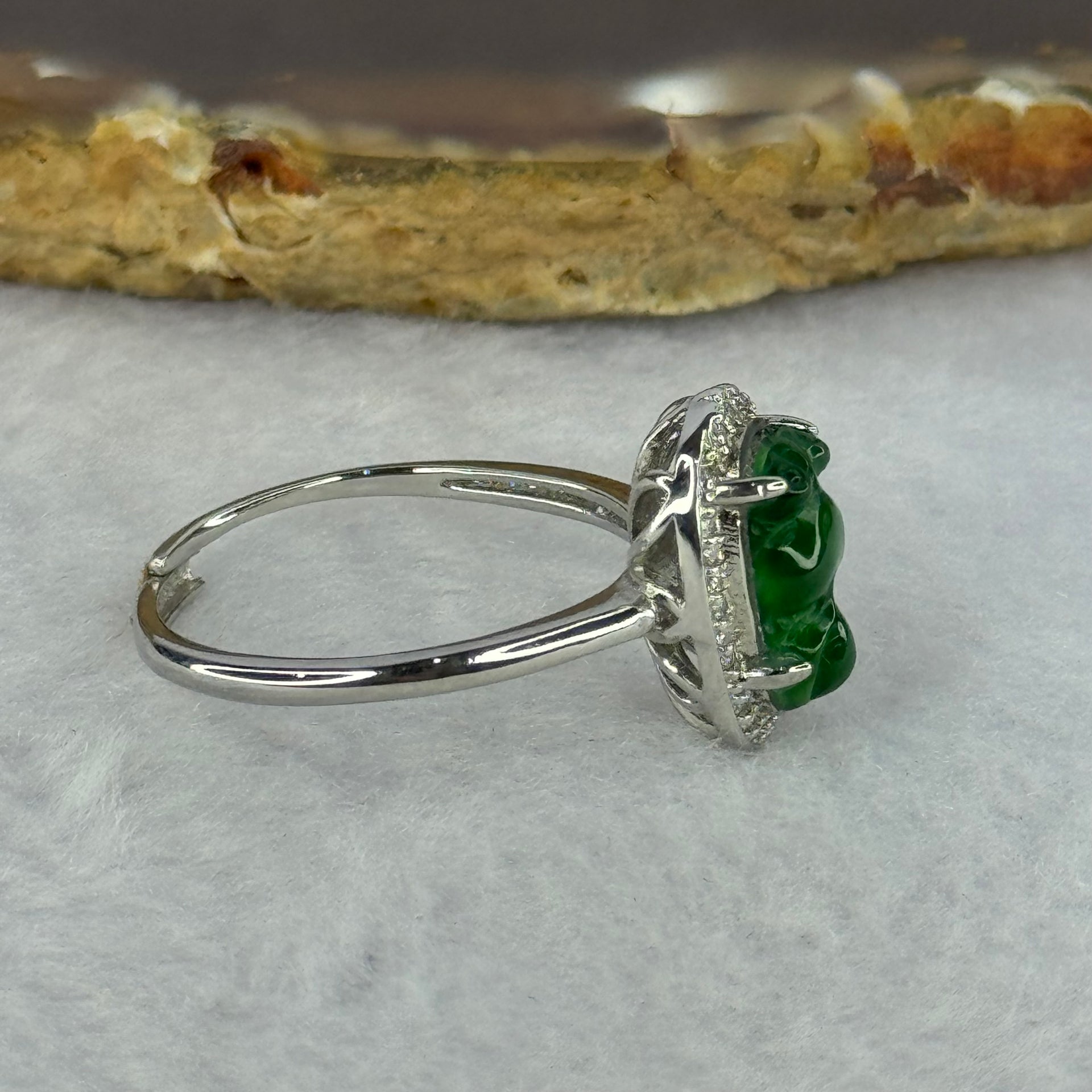 Type A Icy Green Omphasite Jadeite Gold Fish with Crystals in S925 Sliver Ring (Adjustable Size) 2.55g 10.7 by 7.1 by 3.0mm - Huangs Jadeite and Jewelry Pte Ltd