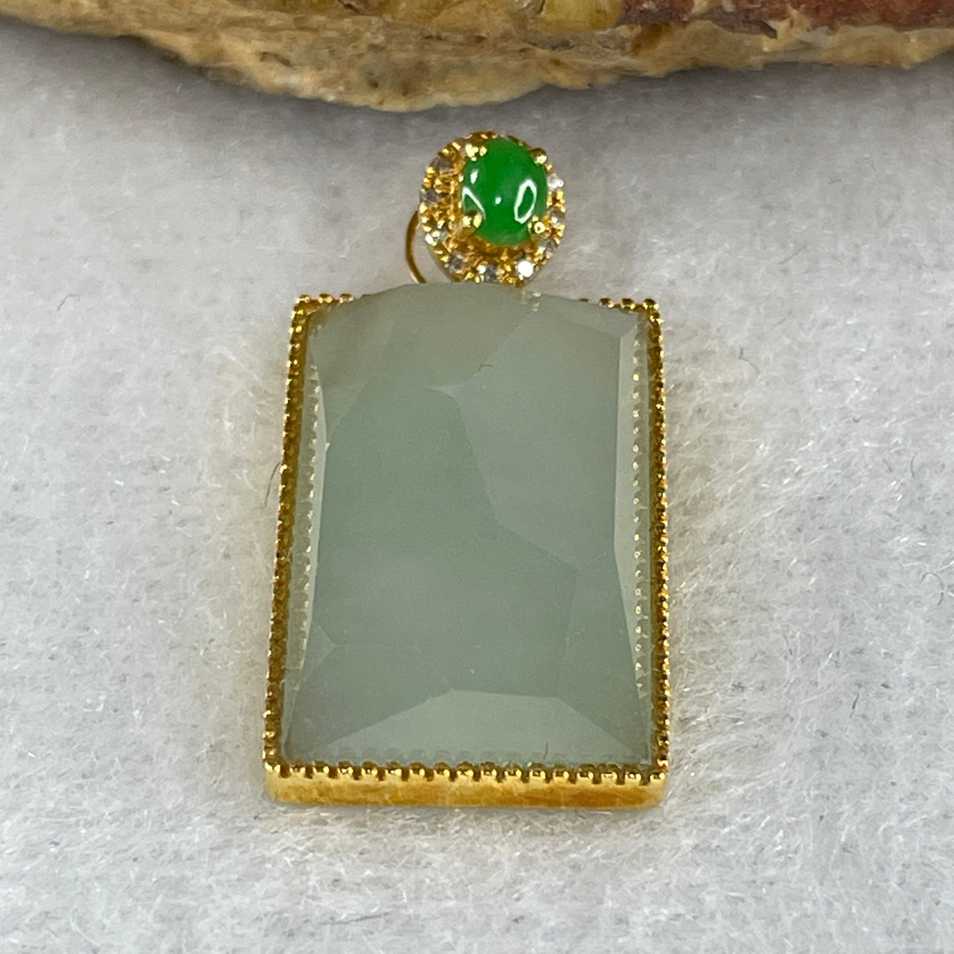 Certified Type A Icy Jade Jadeite Wu Shi Pai Jade Jadeite 18k Yellow Gold 4.11g 35.3 by 12.6 by 5.9mm - Huangs Jadeite and Jewelry Pte Ltd