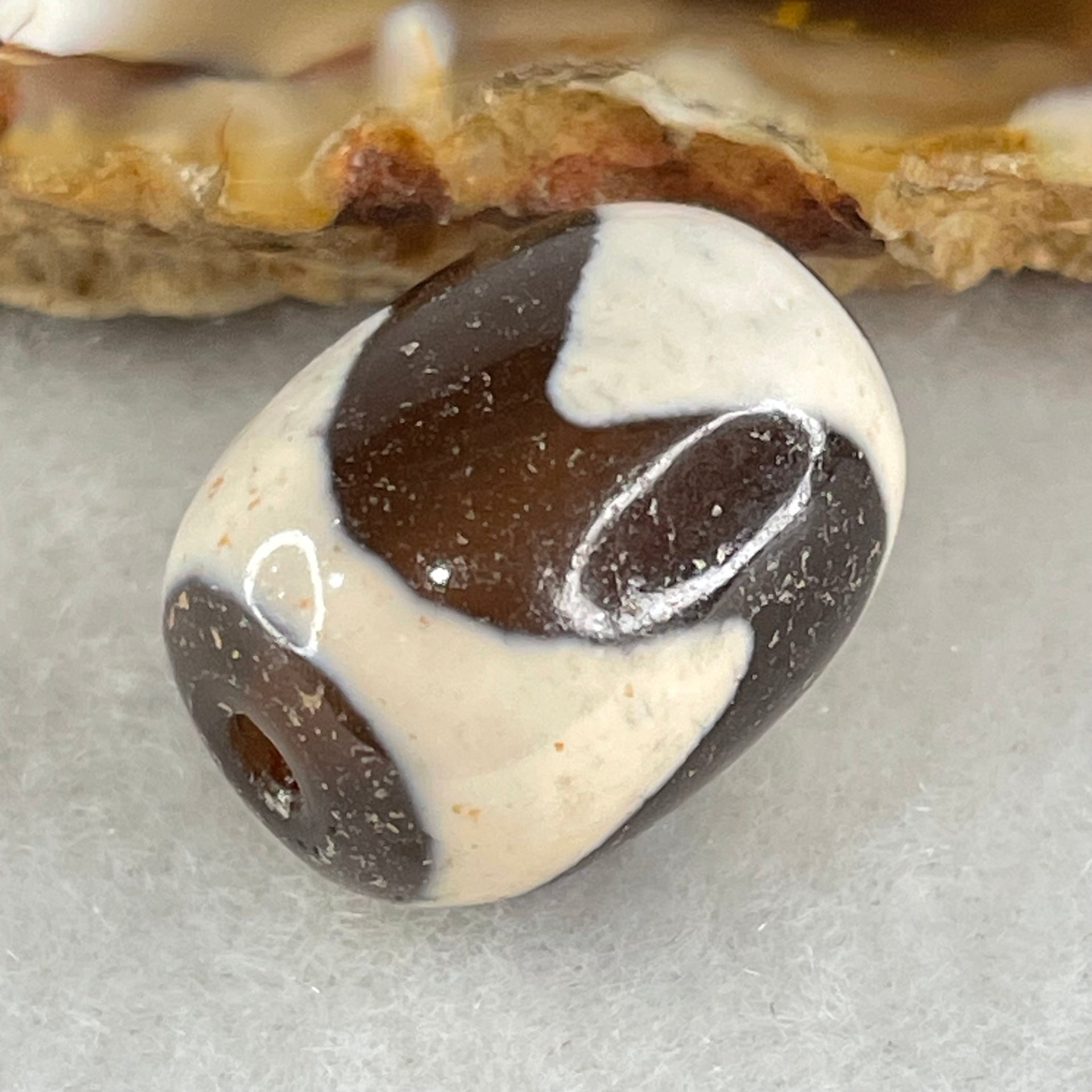 Natural Powerful Tibetan Old Oily Agate Tiger Tooth Daluo Dzi Bead Heavenly Master (Tian Zhu) 虎呀天诛 4.68g 17.5 by 13.2mm - Huangs Jadeite and Jewelry Pte Ltd