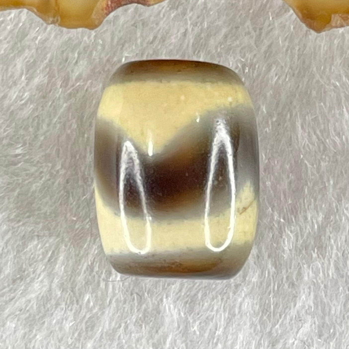 Natural Powerful Tibetan Old Oily Agate Tiger Tooth Daluo Dzi Bead Heavenly Master (Tian Zhu) 虎呀天诛 2.30g 13.1 by 10.1mm - Huangs Jadeite and Jewelry Pte Ltd