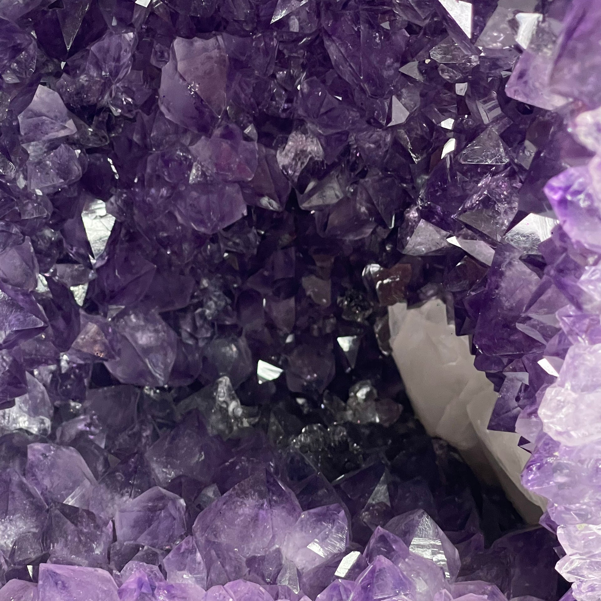 Natural Brazil Amethyst Cave with White Calcite and Cobalite 14,4494kg 320.0x175.0x330.0mm - Huangs Jadeite and Jewelry Pte Ltd