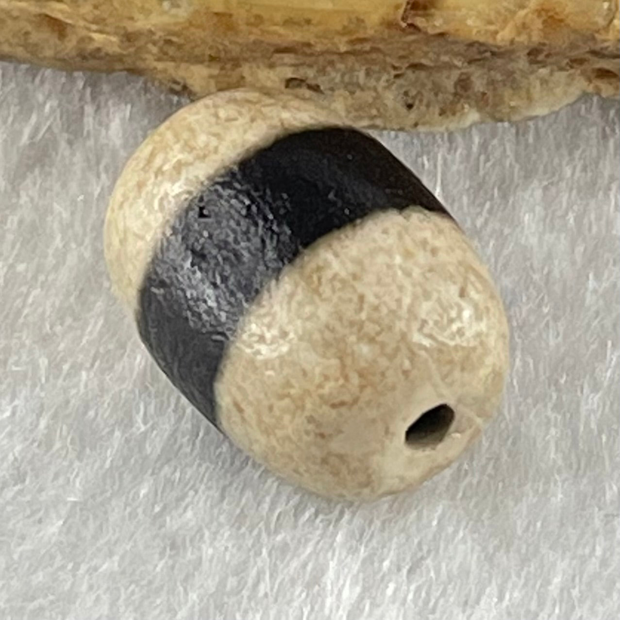 Natural Powerful Tibetan Old Oily Agate 1 Lines Dzi Bead Heavenly Master (Tian Zhu) 2.08g 13.5 by 10.1mm - Huangs Jadeite and Jewelry Pte Ltd