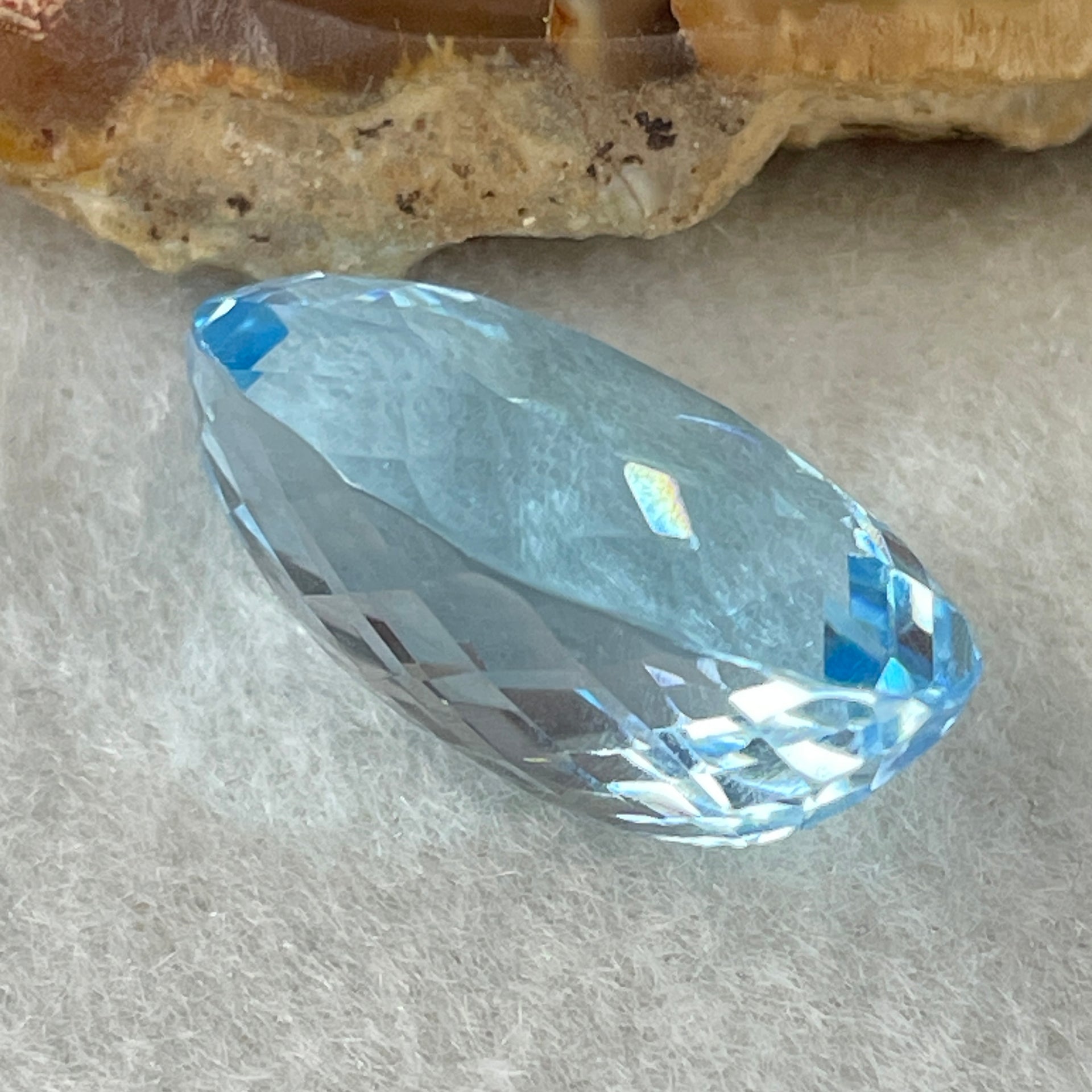 Natural Sky Blue Topaz Oval Shape 23.16ct 20.2 by 14.3 by 9.5mm - Huangs Jadeite and Jewelry Pte Ltd
