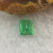 Natural Colombia Green Emerald (Beryl) Cut-Cornered Rectangular step cut 0.67ct 5.8 by 4.9 by 3.7mm - Huangs Jadeite and Jewelry Pte Ltd