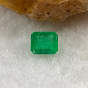 Natural Colombia Vivid Green Emerald (Beryl) Cut-Cornered Rectangular Step cut 0.46ct 5.6 by 4.7 by 2.5mm - Huangs Jadeite and Jewelry Pte Ltd