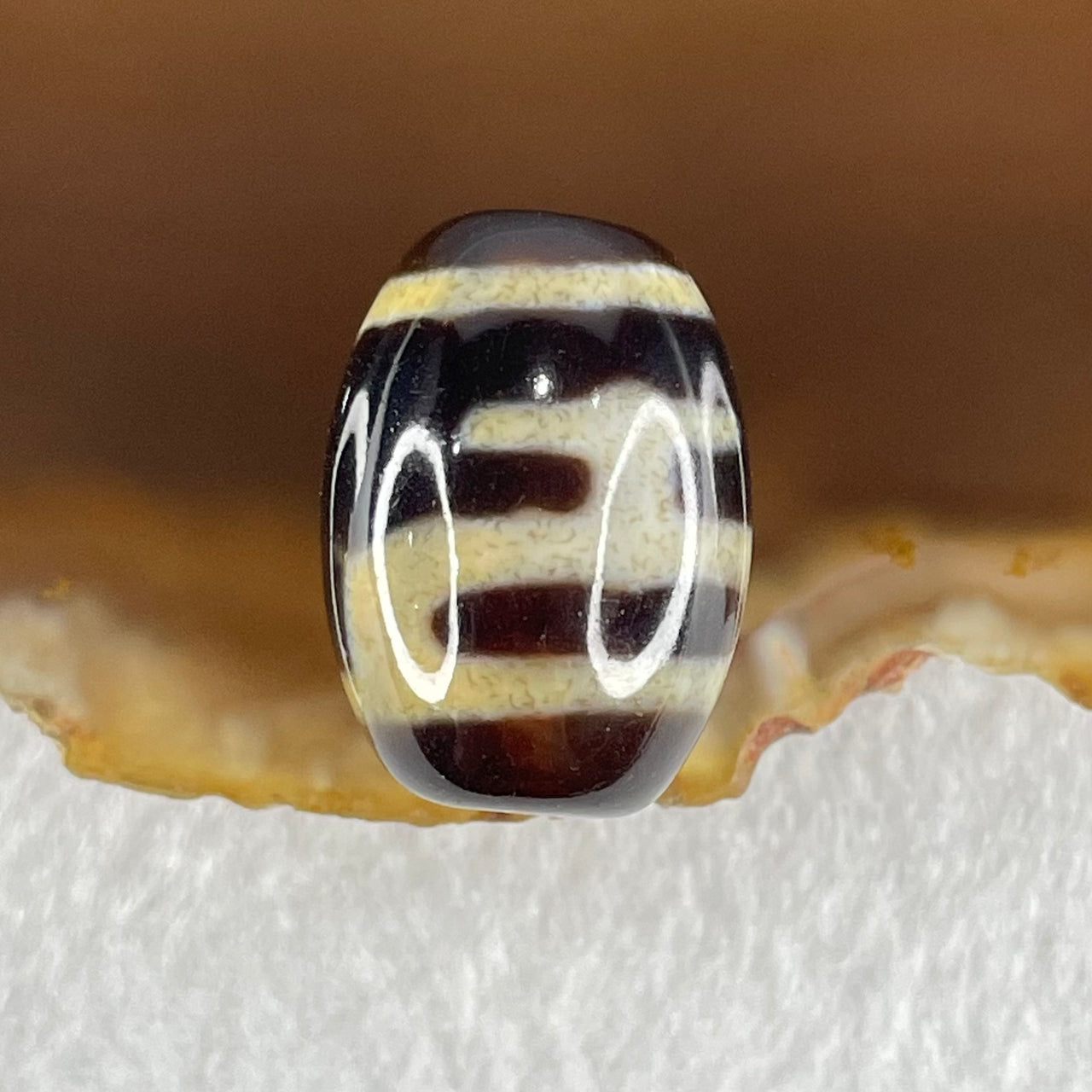 Natural Powerful Tibetan Old Oily Agate Double Nectar Vessel Dzi Bead Heavenly Master (Tian Zhu) 双花蜜容器眼天 5.69g 19.4 by 14.3mm - Huangs Jadeite and Jewelry Pte Ltd