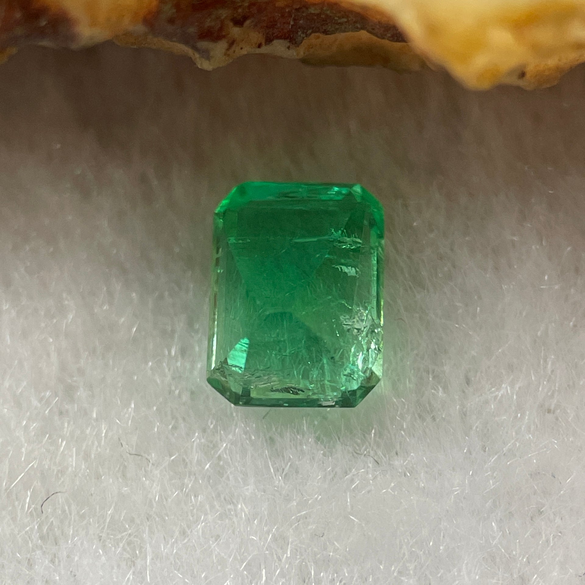 Natural Colombia Green Emerald (Beryl) Cut-Cornered Rectangular step cut 0.74cts 6.4 by 4.8 by 3.4mm - Huangs Jadeite and Jewelry Pte Ltd
