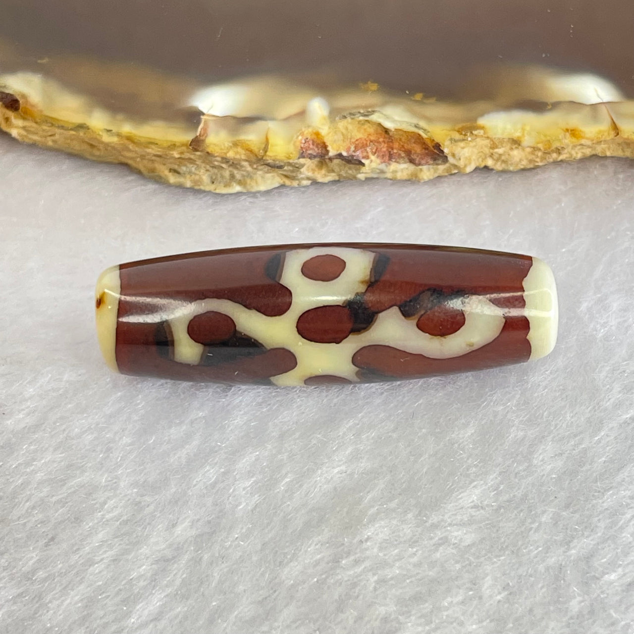 Natural Powerful Tibetan Old Oily Agate 5 Eyes Lightning Dzi Bead Heavenly Master (Tian Zhu) 五眼闪电天珠 8.26g 37.3 by 11.9mm - Huangs Jadeite and Jewelry Pte Ltd