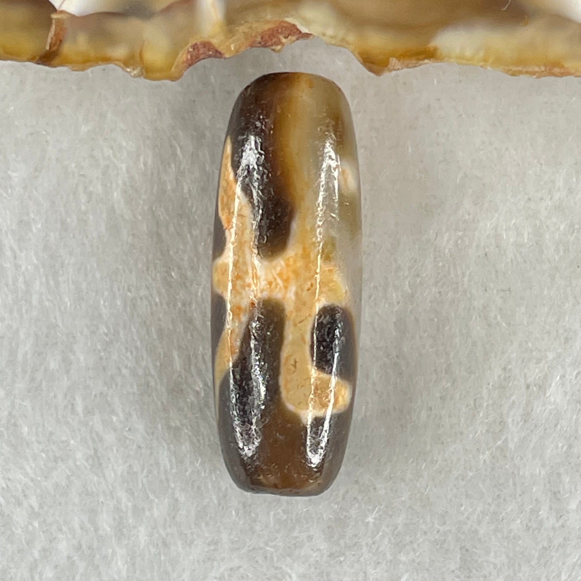Natural Powerful Tibetan Old Oily Agate Patina Guiren Tairen Human Dzi Bead Totem Amulet Heavenly Master (Tian Zhu) 贵人天诛 4.55g 28.1 by 9.1mm - Huangs Jadeite and Jewelry Pte Ltd