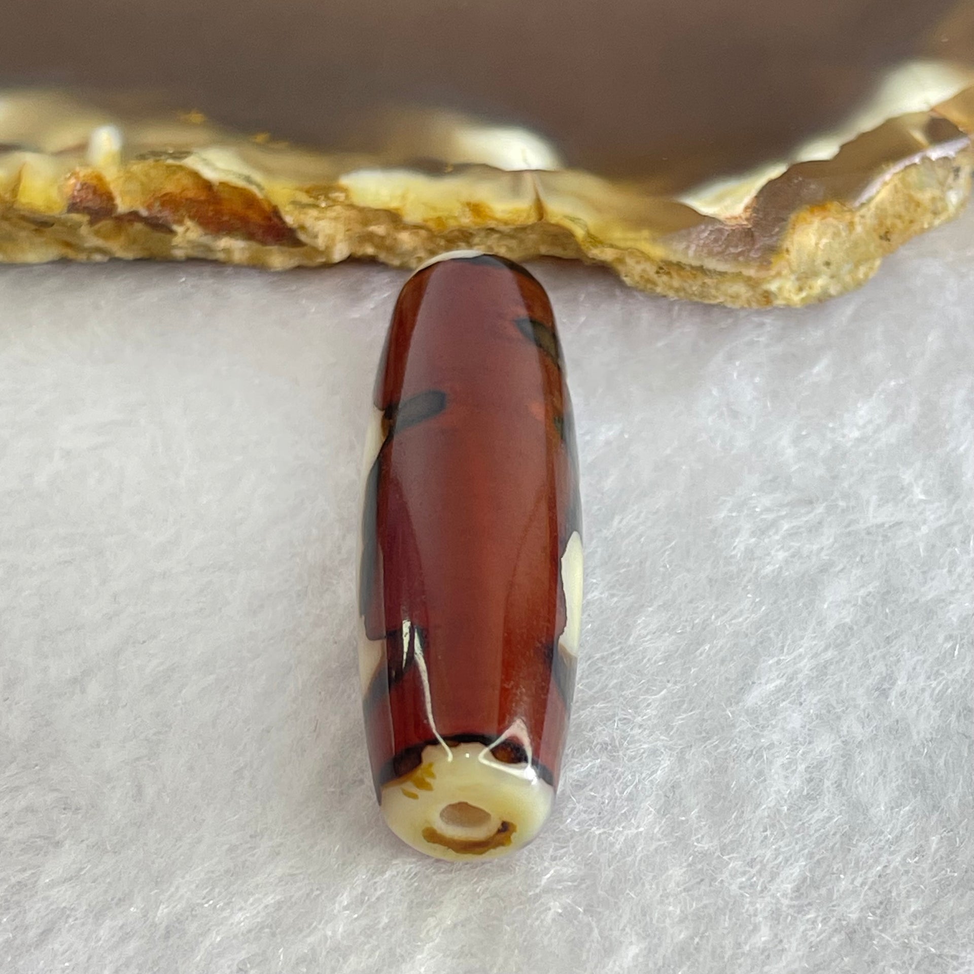 Natural Powerful Tibetan Old Oily Agate Guan Yin Dzi Bead Heavenly Master (Tian Zhu) 观音天珠 8.69g 38.0 by 12.1mm - Huangs Jadeite and Jewelry Pte Ltd