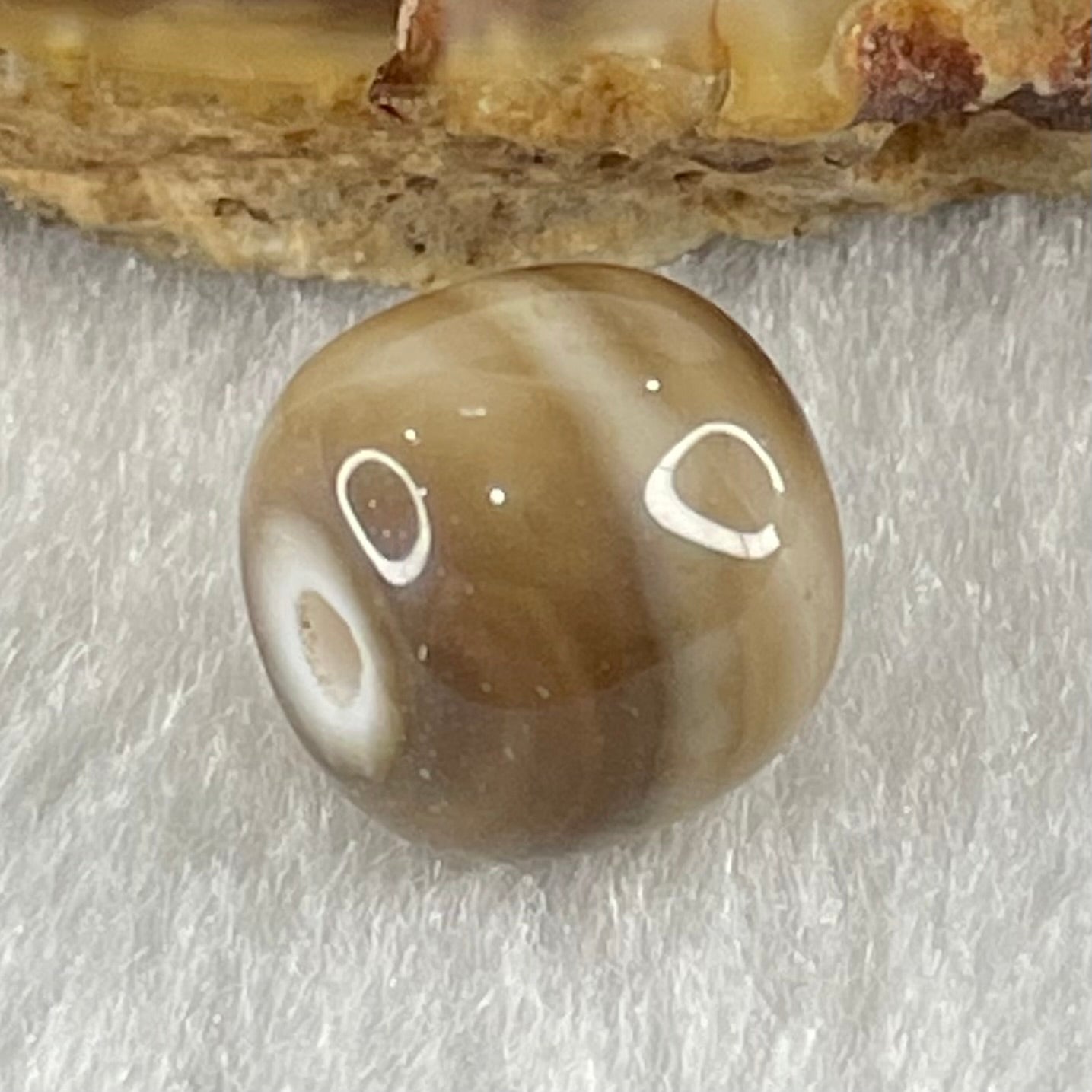 Natural Powerful Tibetan Old Oily Agate 1 Line Dzi Bead Heavenly Master (Tian Zhu) 1.86g 9.7 by 11.0mm - Huangs Jadeite and Jewelry Pte Ltd