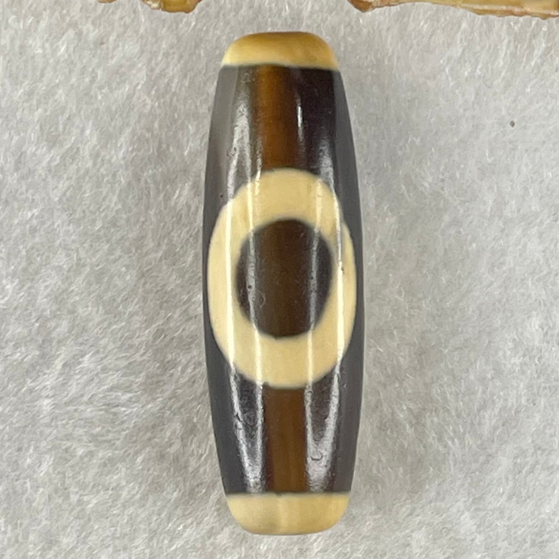 Natural Powerful Tibetan Old Oily Agate One Eye Earthly Dzi Bead Heavenly Master (Tian Zhu) 一眼天诛 9.20g 38.5 by 12.4mm - Huangs Jadeite and Jewelry Pte Ltd