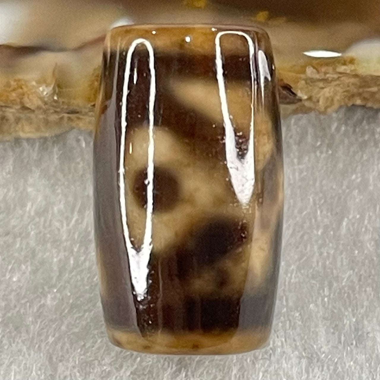 Natural Powerful Tibetan Old Oily Agate Patina Guiren Tairen Human Dzi Bead Totem Amulet Heavenly Master (Tian Zhu) 贵人天诛 4.88g 19.8 by 11.8mm - Huangs Jadeite and Jewelry Pte Ltd