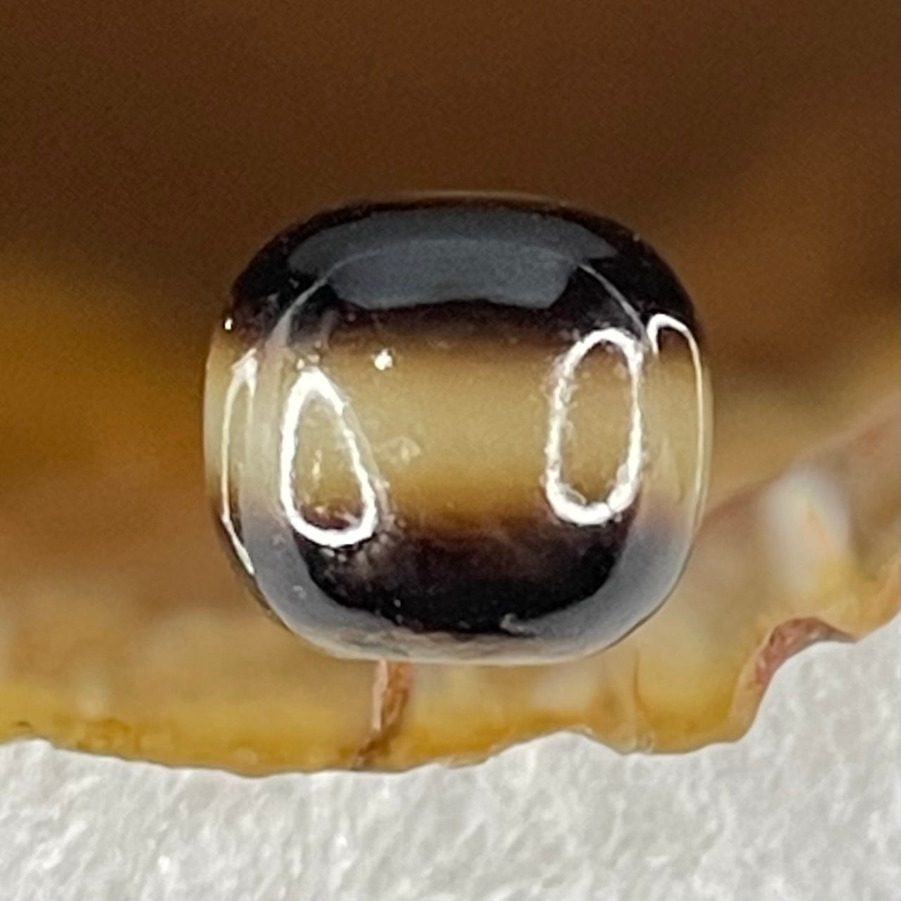 Natural Powerful Tibetan Old Oily Agate 1 Line Dzi Bead Heavenly Master (Tian Zhu) 1.85g 10.2 by 11.0mm - Huangs Jadeite and Jewelry Pte Ltd