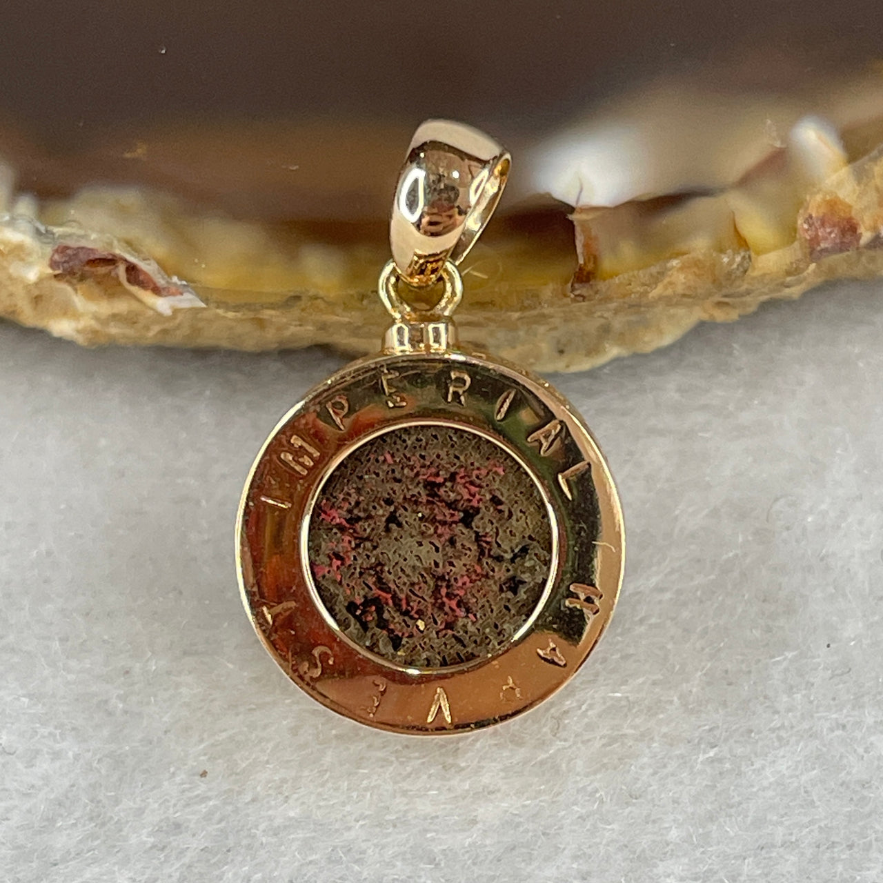 (Pre Love) 18K Gold Agarwood Imperial Harvest Pendant 2.35g 13.7 by 5.2mm