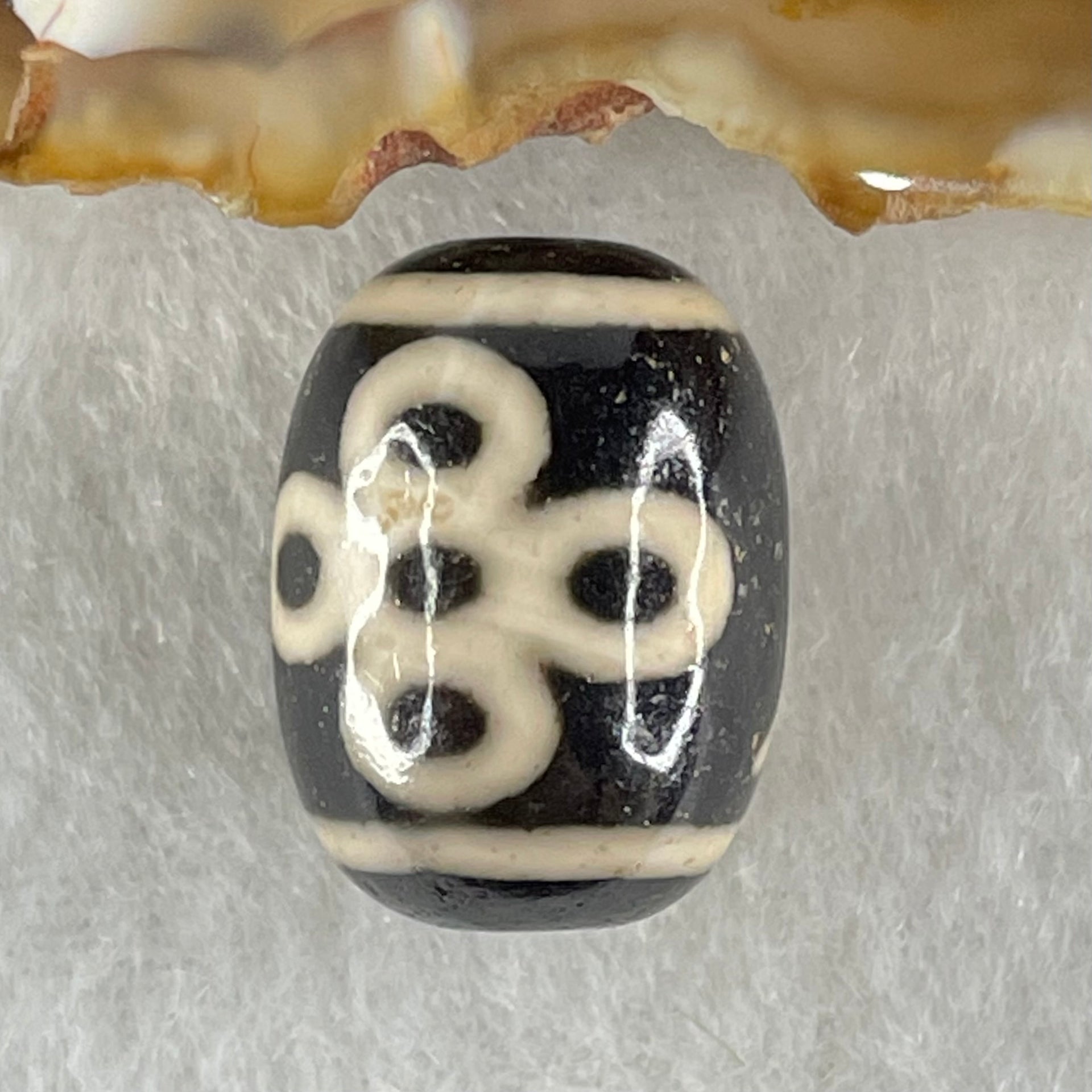 Natural Powerful Tibetan Old Oily Agate 5 Eyes Lightning Dzi Bead Heavenly Master (Tian Zhu) 五眼闪电天珠 4.71g 17.8 by 13.3mm - Huangs Jadeite and Jewelry Pte Ltd