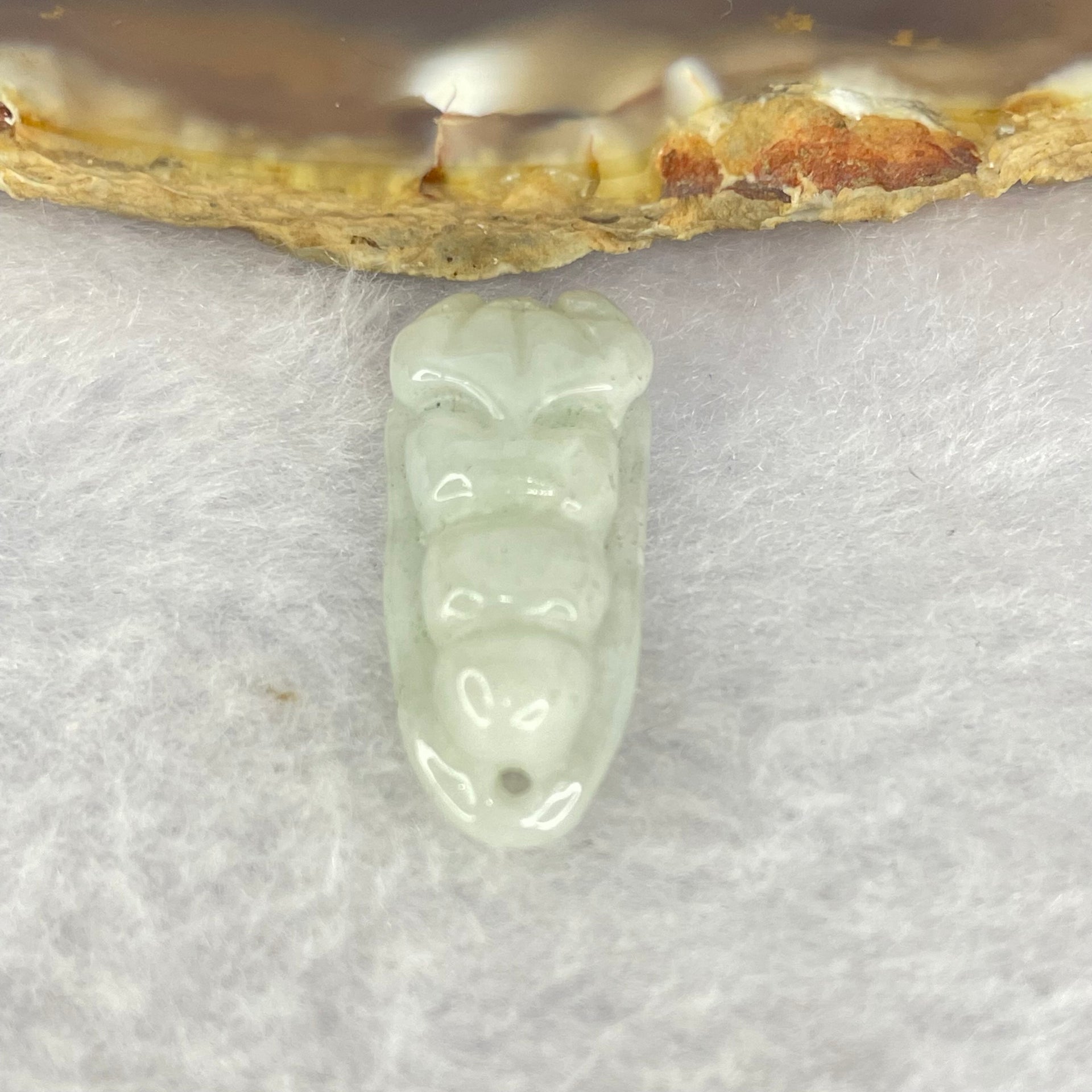 Type A Green Pea Pod Jadeite 2.85g 11.0 x 24.1 x 5.8mm - Huangs Jadeite and Jewelry Pte Ltd