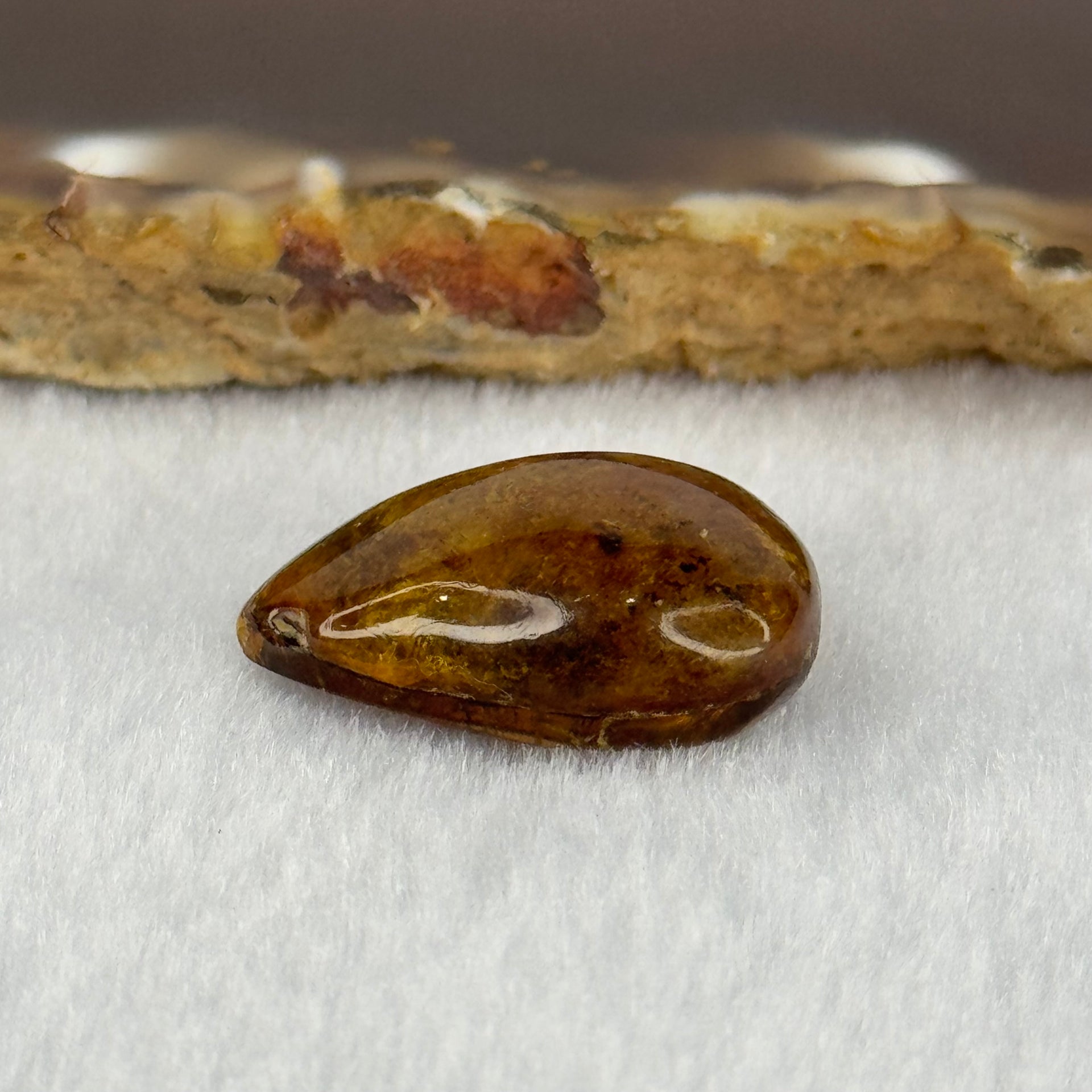 Natural Amber for Setting 1.76g 22.2 by 16.6 by 8.3mm - Huangs Jadeite and Jewelry Pte Ltd