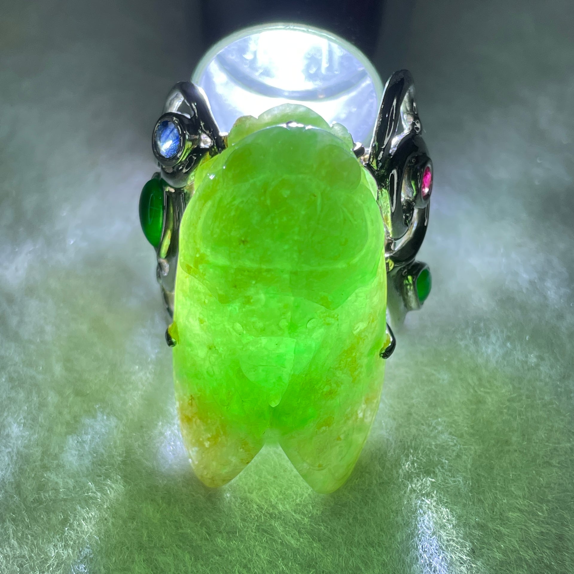 Antique Natural Type A Light Green with Brownish Piaohua Jadeite Insect with S925 Sliver and Gem Stones Ring 23.79g 33.4 by 11.6 by 13.0mm US 8.7 HK 19.5 - Huangs Jadeite and Jewelry Pte Ltd