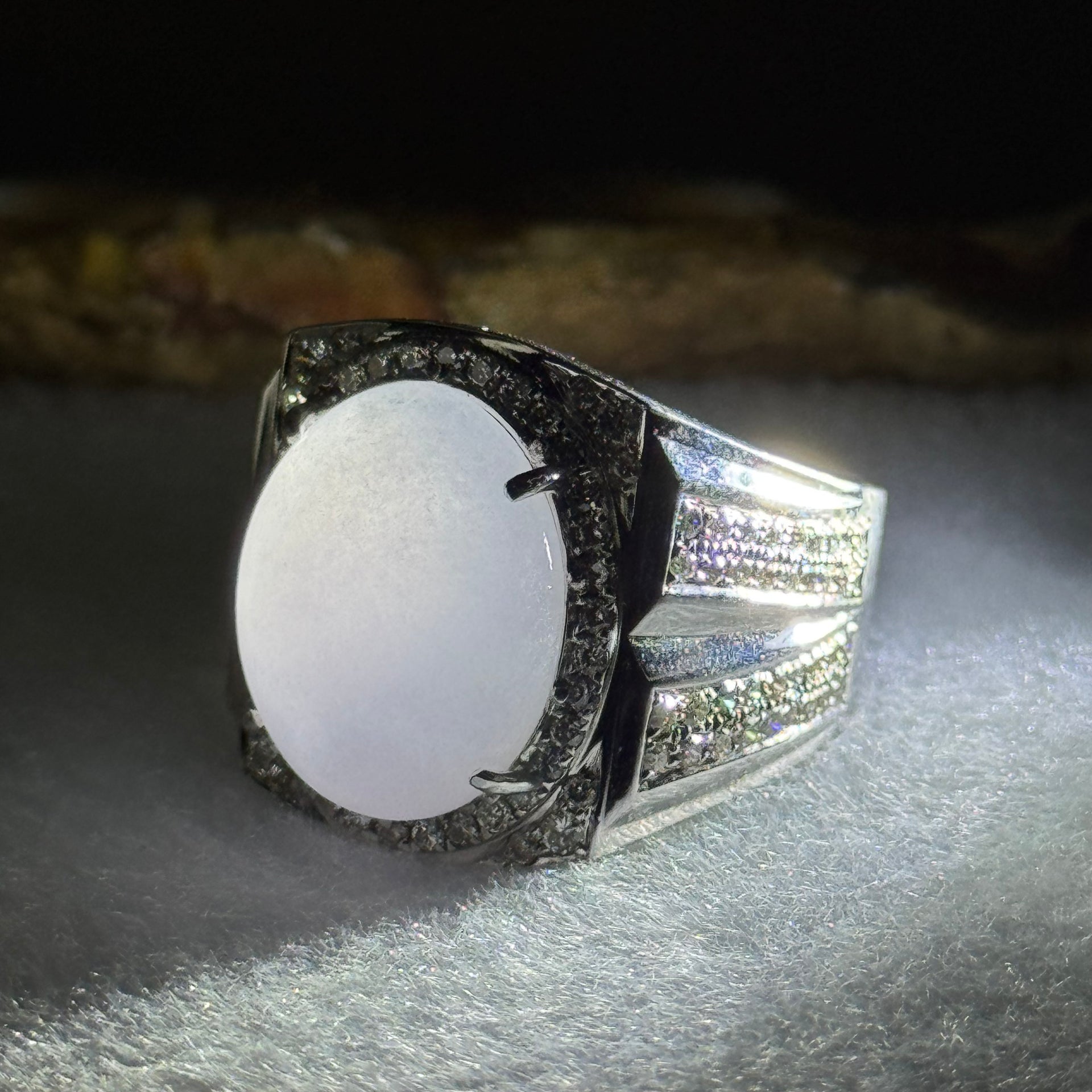Type A lavender Burmese jadeite ring in 18k white gold with natural diamonds 16.52g size US10 HK22.5 Inner Diameter 20.0mm - Huangs Jadeite and Jewelry Pte Ltd