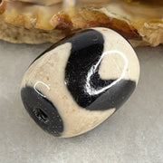 Natural Powerful Tibetan Old Oily Agate Tiger Tooth Daluo Dzi Bead Heavenly Master (Tian Zhu) 虎呀天诛 4.88g 17.4 by 13.2mm - Huangs Jadeite and Jewelry Pte Ltd