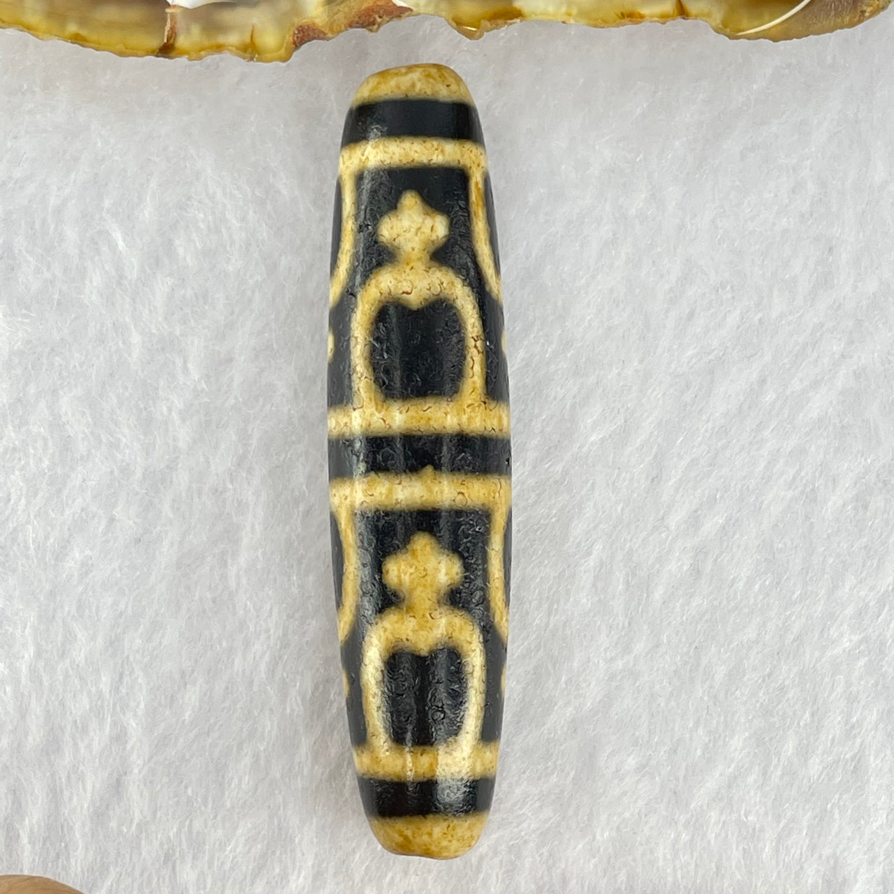 Natural Powerful Tibetan Old Oily Agate 8 Nectar Vessel Dzi Bead Heavenly Master (Tian Zhu) 花蜜容器眼天诛 14.33g 56.2 by 13.0mm - Huangs Jadeite and Jewelry Pte Ltd