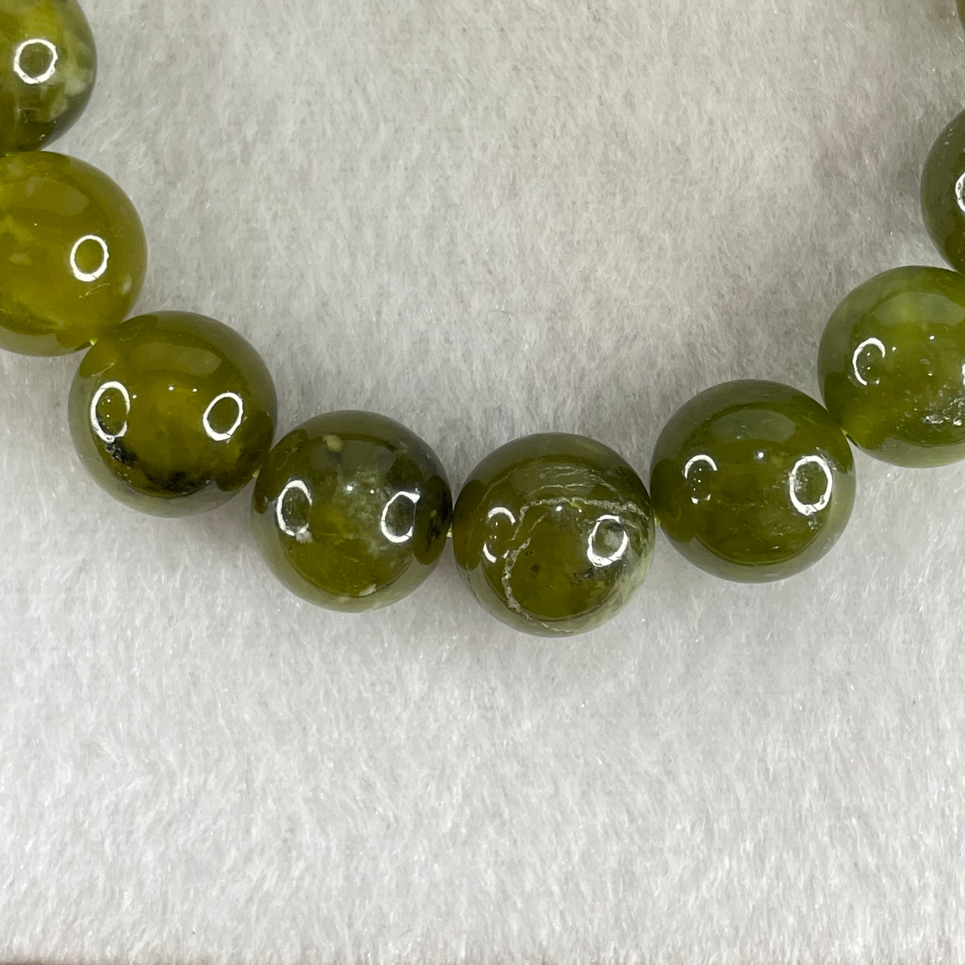 Natural Green Serpentine Jade Beads Bracelet 天然山由玉手链 42.89g 16.5cm 12.4mm 17 Beads - Huangs Jadeite and Jewelry Pte Ltd