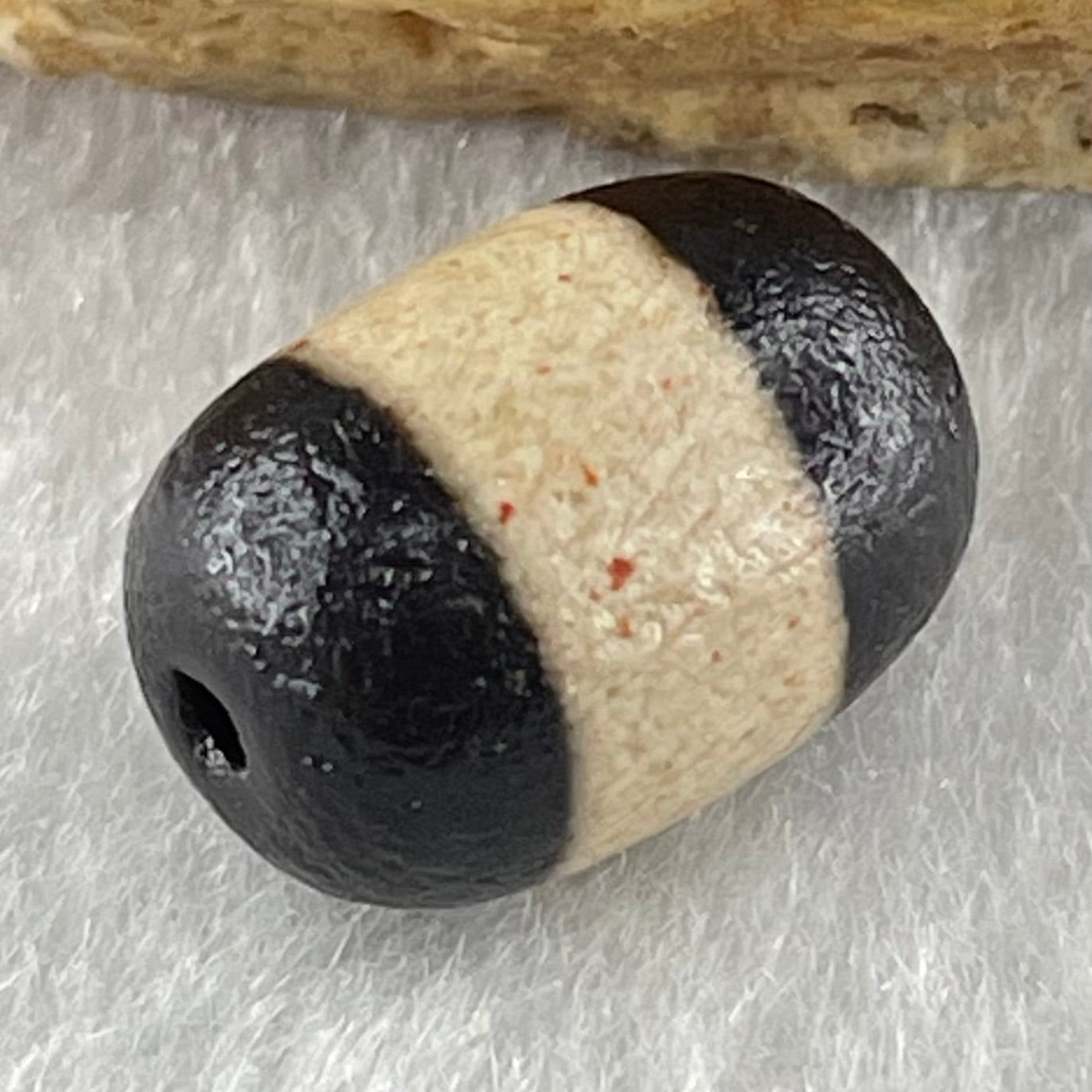 Natural Powerful Tibetan Old Oily Agate 1 Lines Dzi Bead Heavenly Master (Tian Zhu) 2.12g 13.9 by 10.0mm - Huangs Jadeite and Jewelry Pte Ltd
