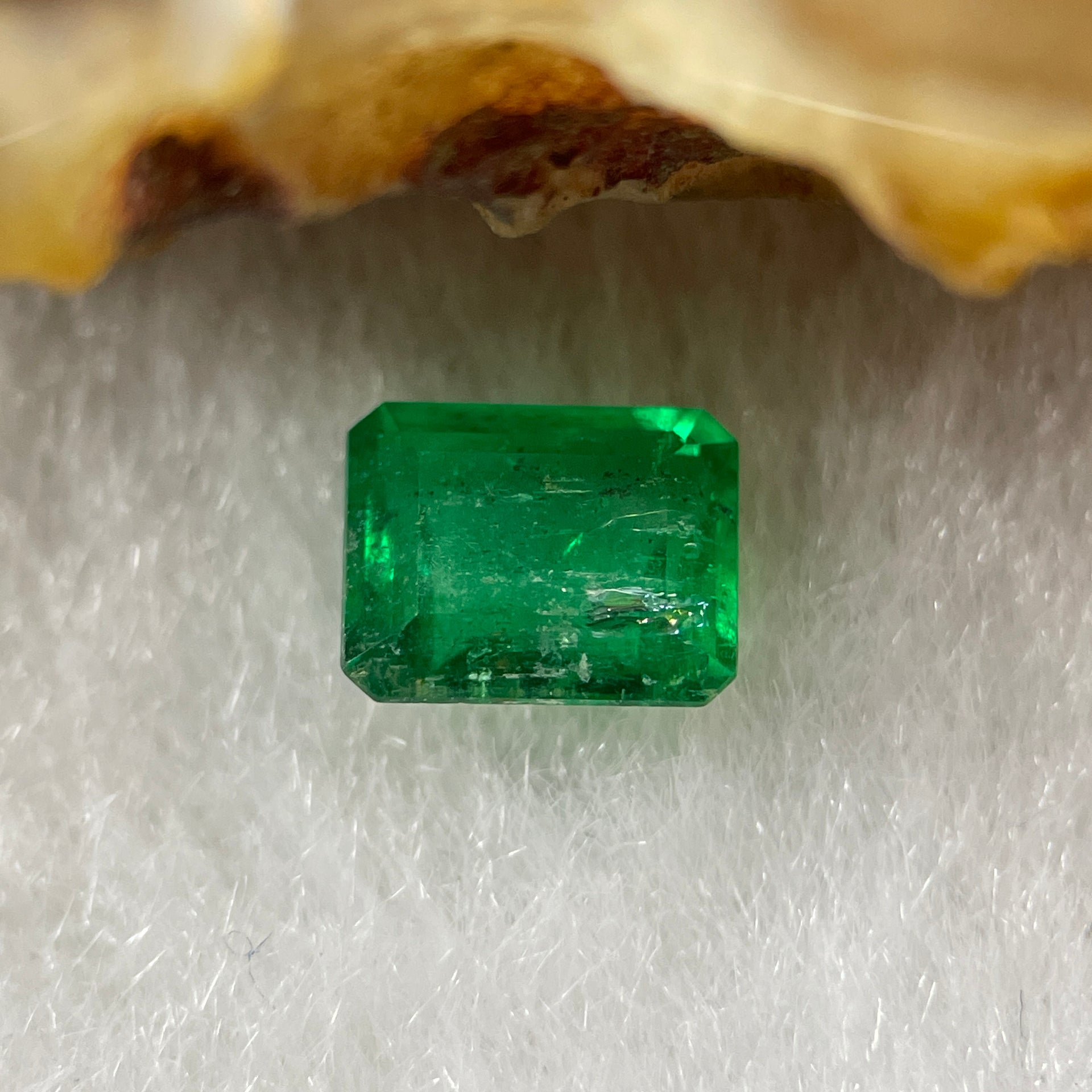 Natural Colombia Green Emerald (Beryl) Cut-Cornered Rectangular step cut 0.75ct 6.4 by 5.2 by 2.8mm - Huangs Jadeite and Jewelry Pte Ltd
