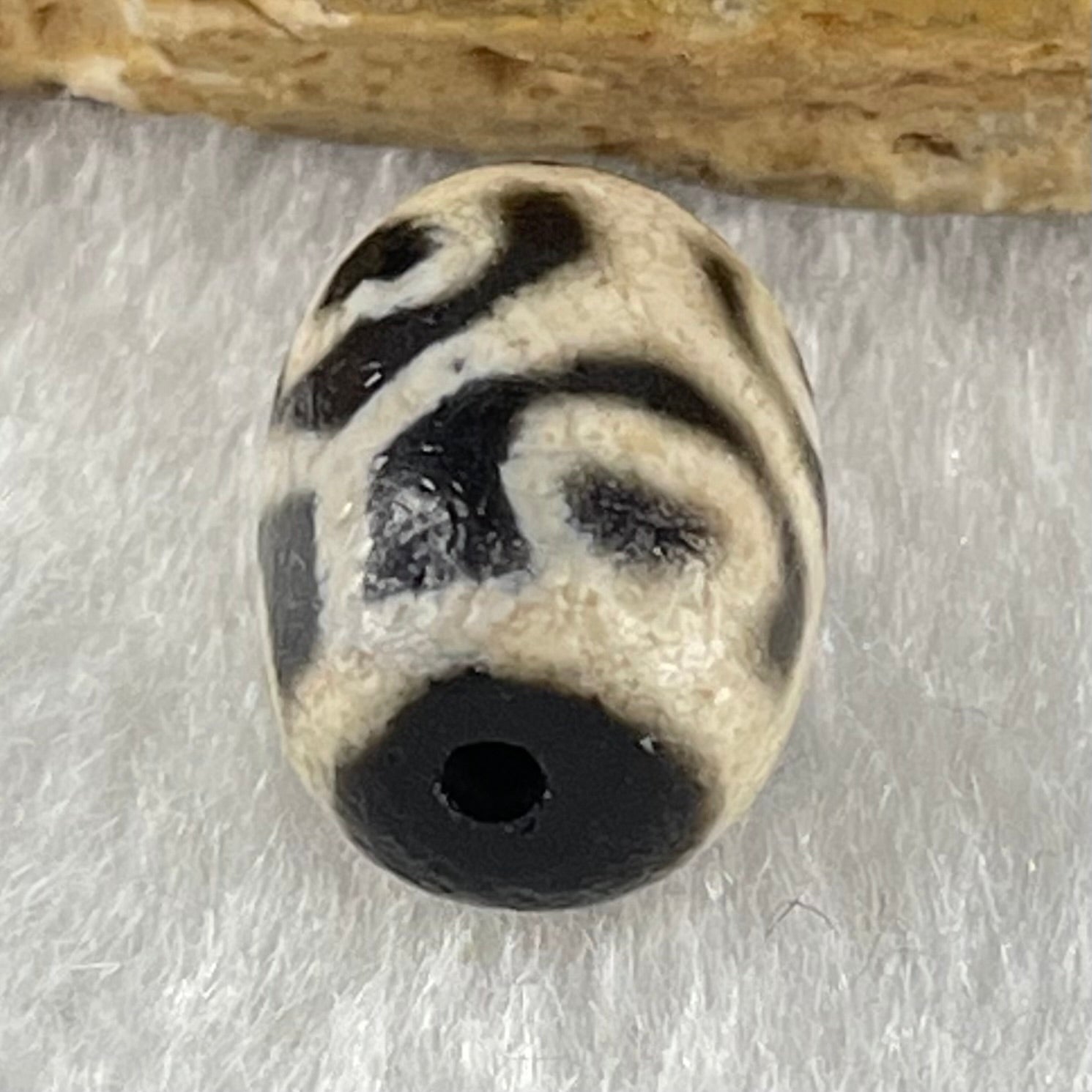 Natural Powerful Tibetan Old Oily Agate Tortoise Shell 6 Hearts Dzi Bead Heavenly Master (Tian Zhu) 龟壳六心天珠 2.11g 13.5 by 10.2mm - Huangs Jadeite and Jewelry Pte Ltd