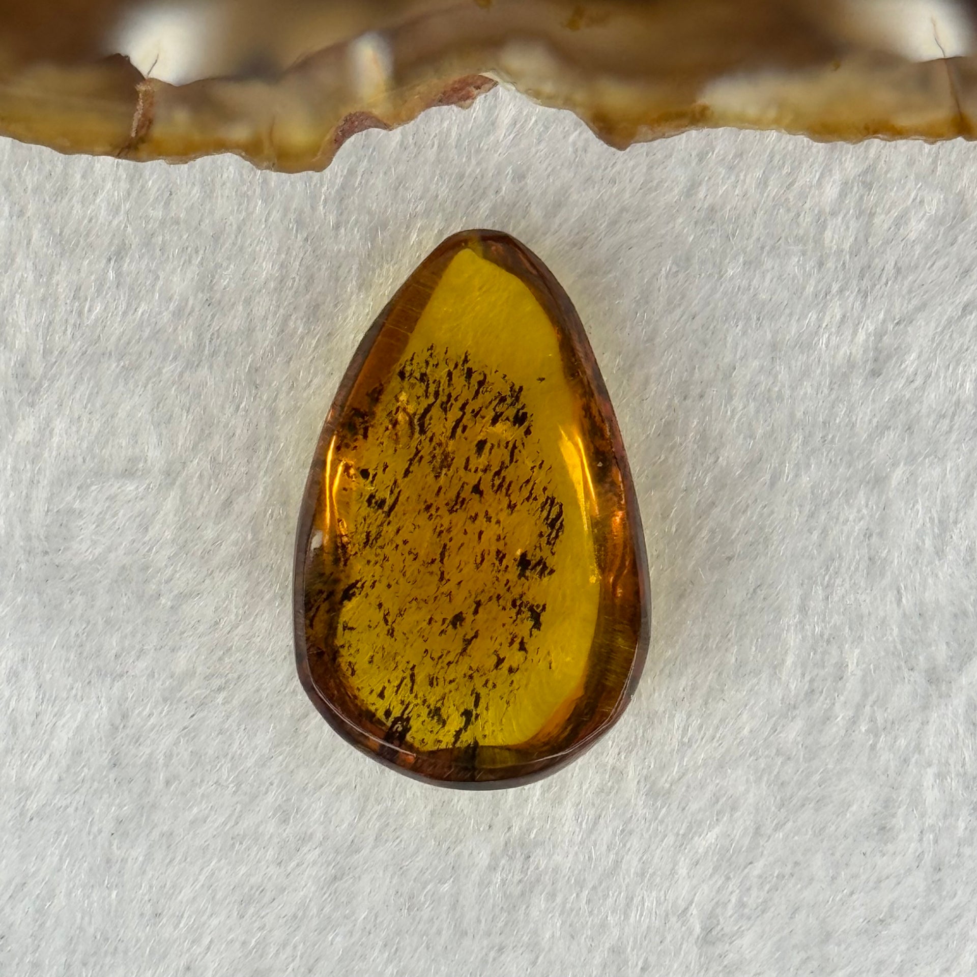 Natural Amber for Setting 1.53g 25.1 by 16.1 by 7.3mm - Huangs Jadeite and Jewelry Pte Ltd