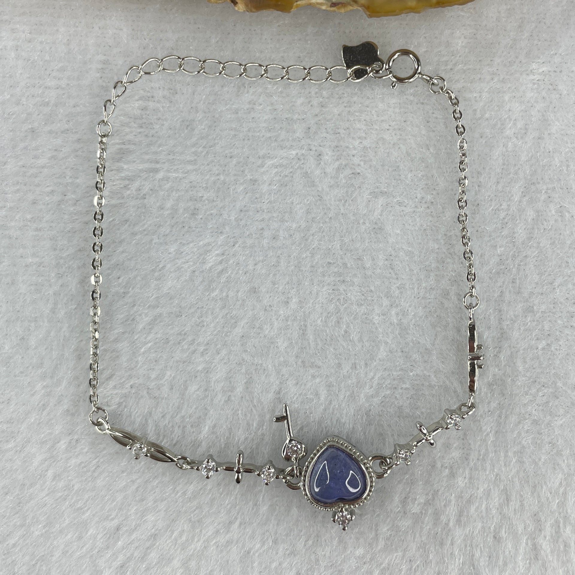 Natural Blue Tanzanite Heart Shape with Cubic Zirconia in S925 Bracelet 2.96g 16-16cm 6.8 by 6.8 by 3.0mm 1 Bead - Huangs Jadeite and Jewelry Pte Ltd