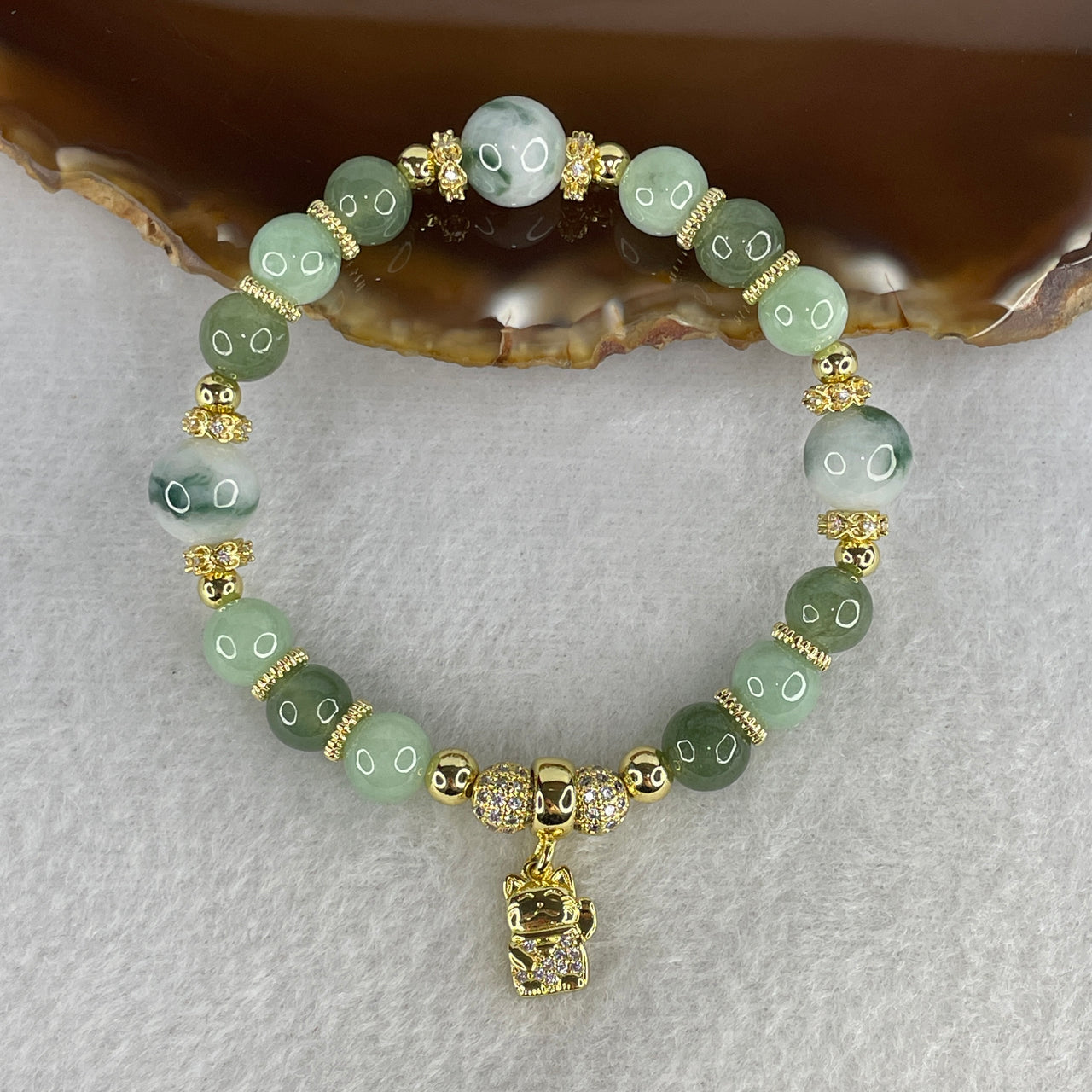 Natural Type A Translucent 4-Tone Green Jadeite Bracelet with Gold Fortune Cat Charm | 14.5cm Tailored Strand | 15-Piece Multi-Gradient "Man Tang Cai" Abundance Wrist Heirloom (20.77g, 7.8-9.5mm)