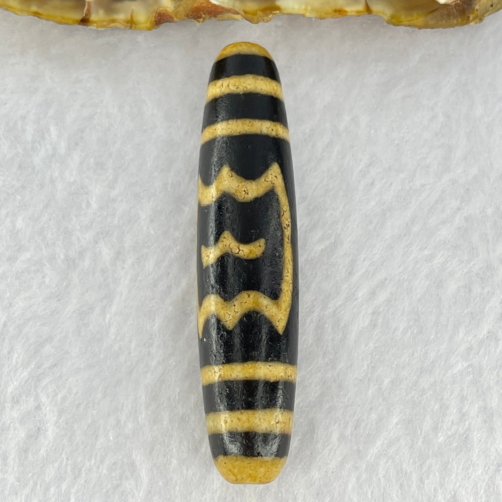 Natural Powerful Tibetan Old Oily Agate Garuda Long Dzi Bead Heavenly Master (Tian Zhu) 13.72g 56.2 by 12.7mm - Huangs Jadeite and Jewelry Pte Ltd