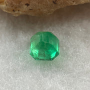 Natural Colombia Vivid Green Emerald (Beryl) Cut-Cornered Square Step cut 0.49ct 4.4 by 4.4 by 3.6mm - Huangs Jadeite and Jewelry Pte Ltd