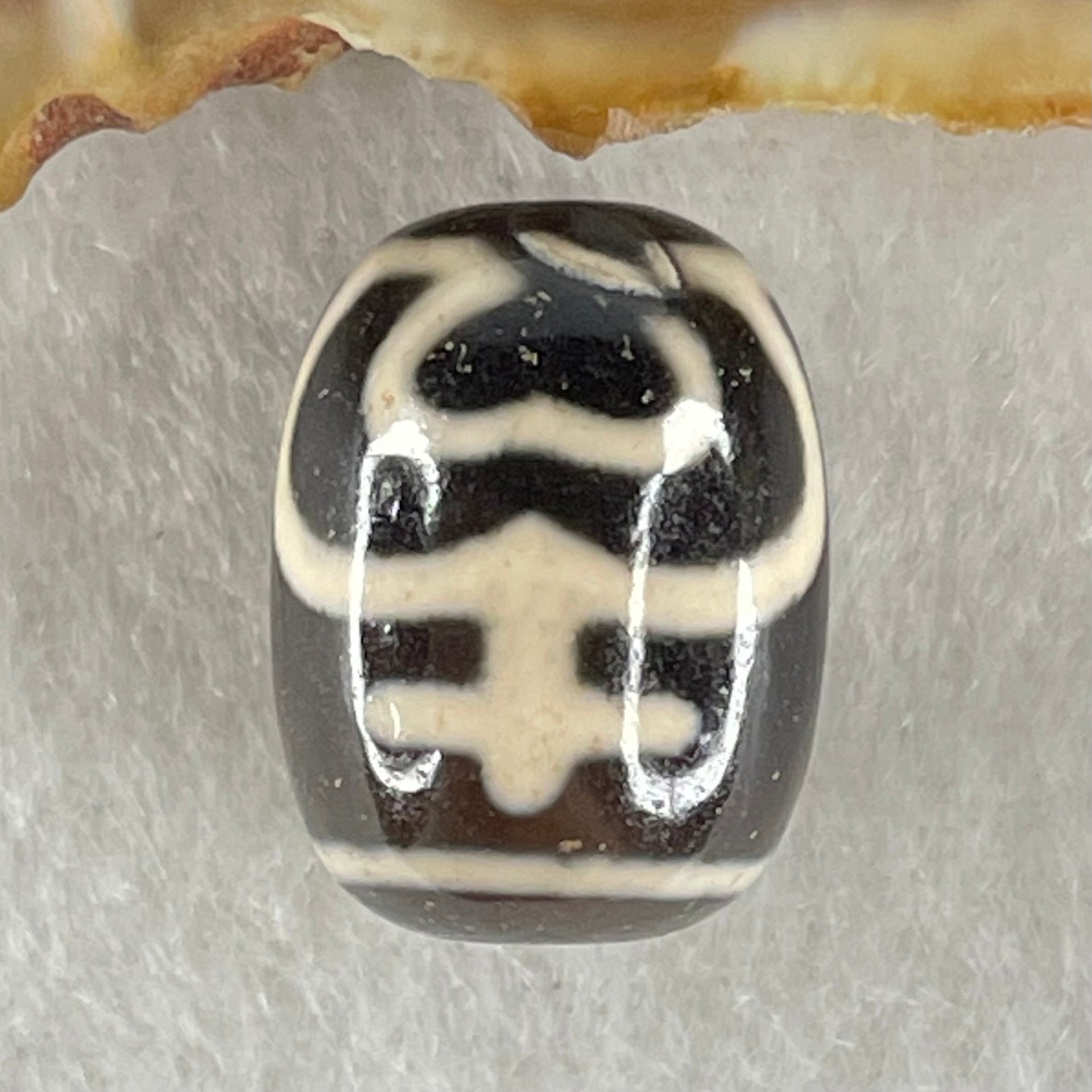 Natural Powerful Tibetan Old Oily Agate Double Nectar Vessel Dzi Bead Heavenly Master (Tian Zhu) 花蜜容器眼天珠 4.59g 17.2 by 13.2mm - Huangs Jadeite and Jewelry Pte Ltd