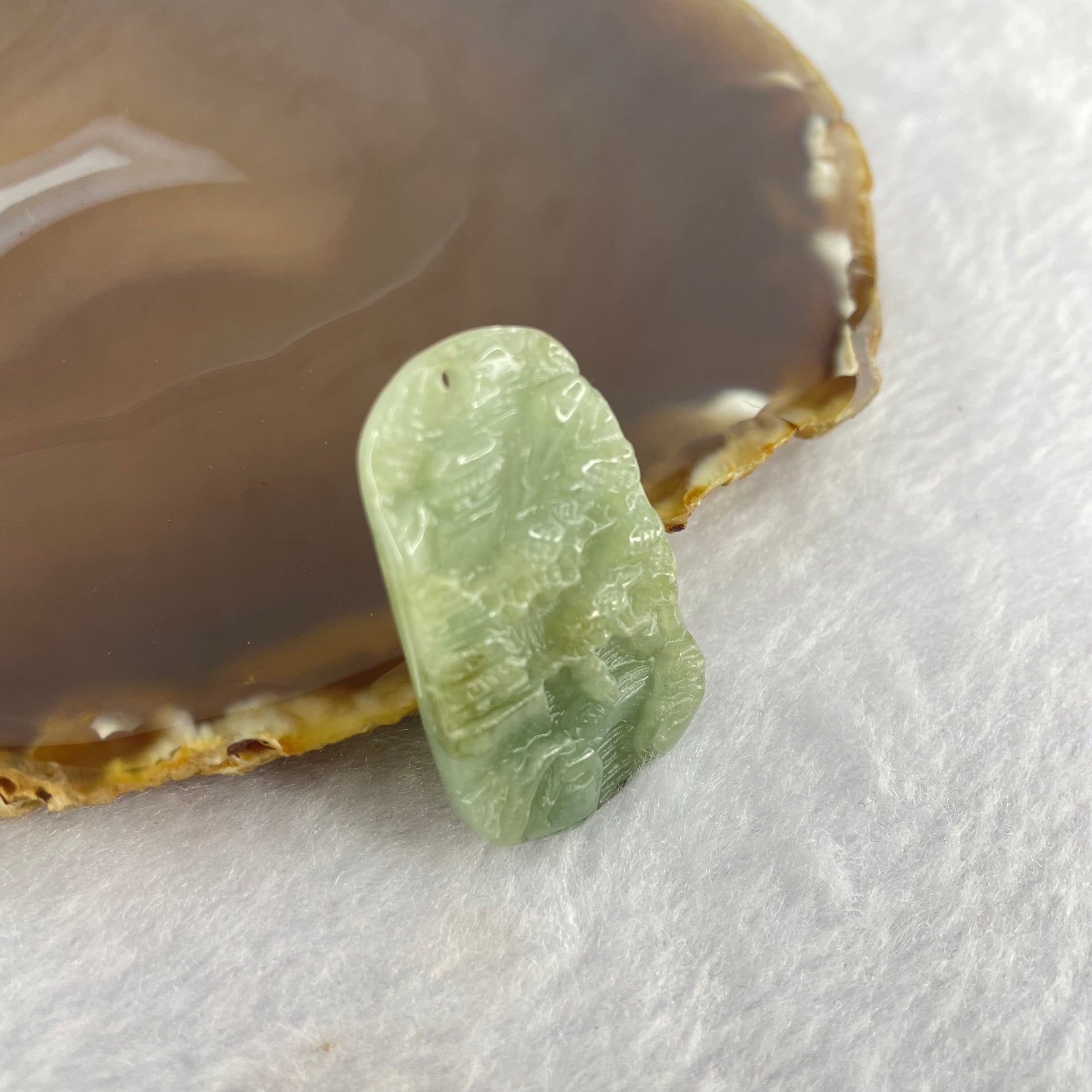 Type A Green Jadeite Shan Shui 9.46g 23.2mm by 38.5mm by 5.4mm - Huangs Jadeite and Jewelry Pte Ltd