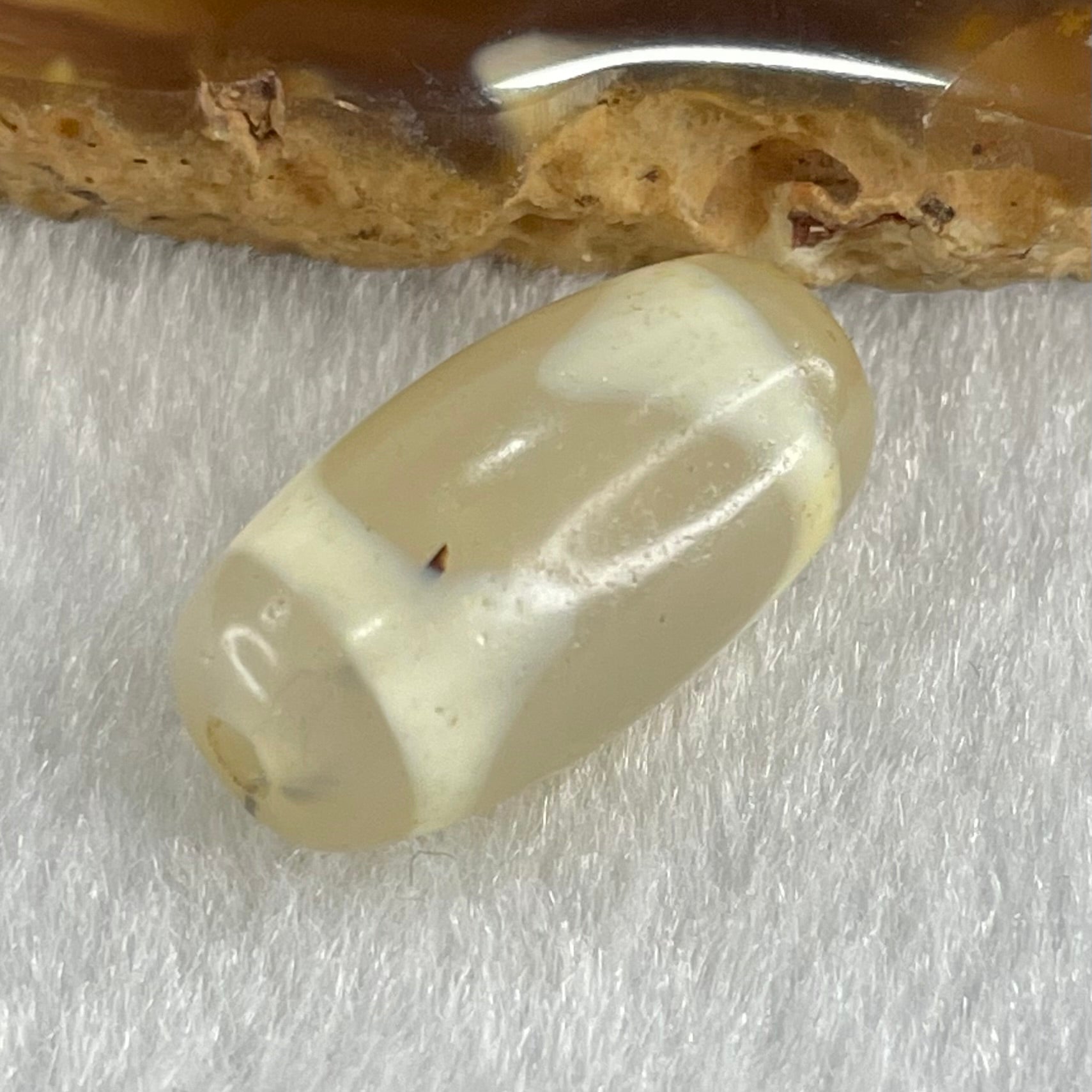 Natural Powerful Tibetan Old Oily Agate Tiger Tooth Daluo Dzi Bead Heavenly Master (Tian Zhu) 虎呀天诛 3.20g 19.9 by 10.2mm - Huangs Jadeite and Jewelry Pte Ltd