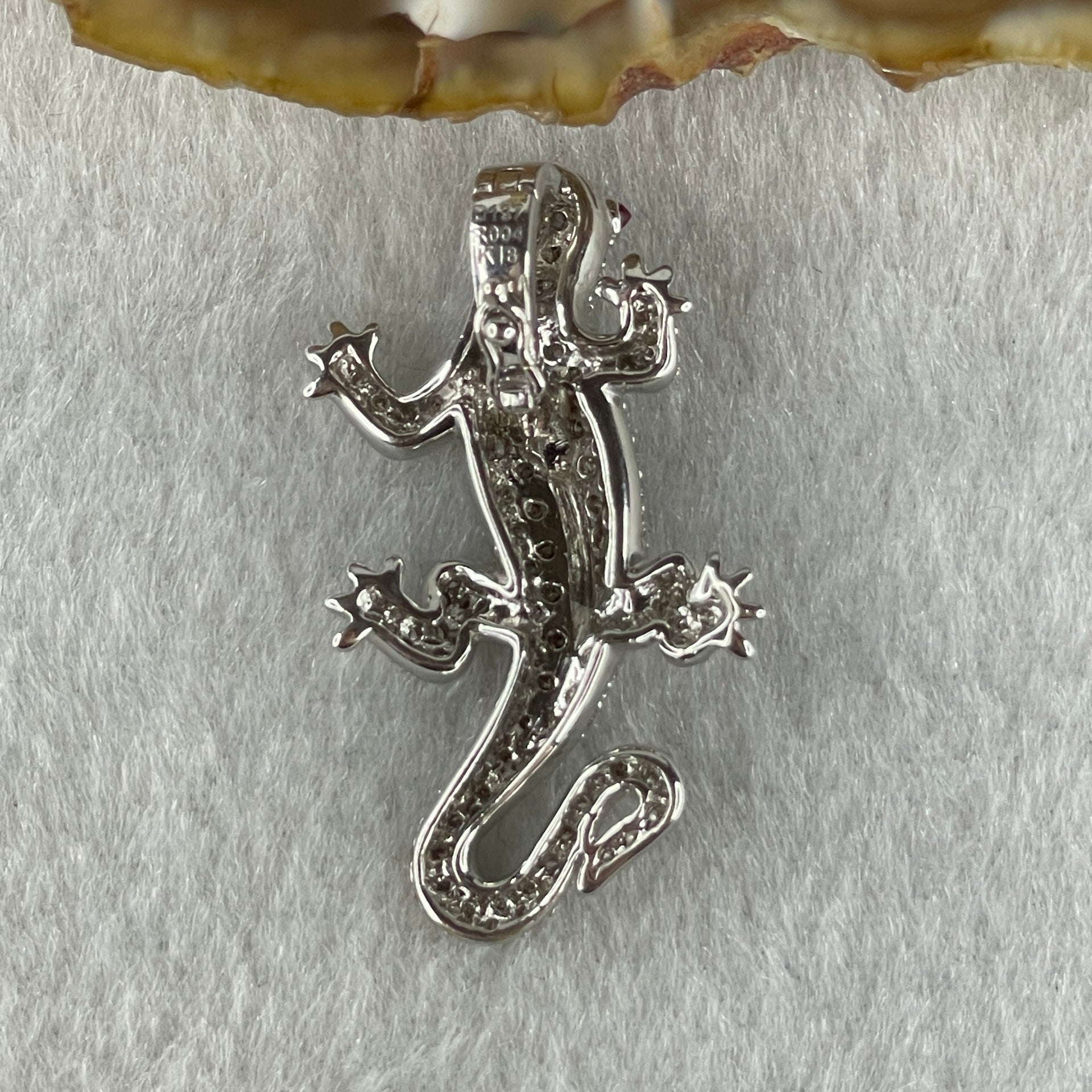 Natural Round Brilliant Cut Shape Diamonds with Natural Ruby Eyes in 18K White Gold Lizard Pendant R0.04 with Melees D1.37ct Total 7.4g 35.1 by 19.5 by 11.4mm - Huangs Jadeite and Jewelry Pte Ltd