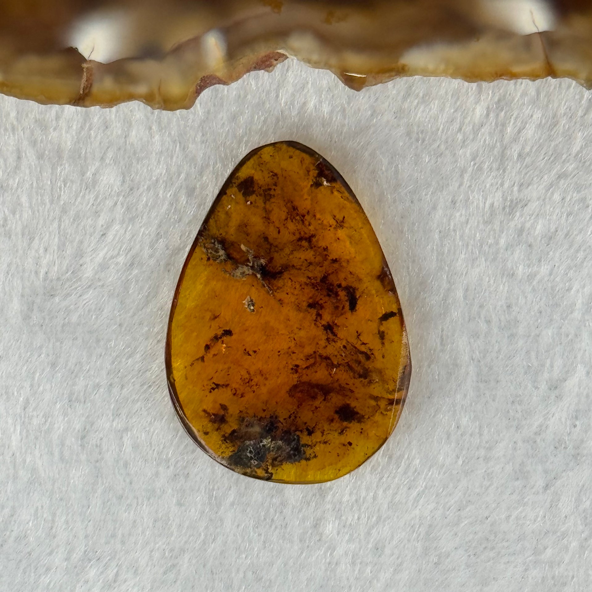 Natural Amber for Setting 1.30g 27.4 by 19.6 by 4.0mm - Huangs Jadeite and Jewelry Pte Ltd