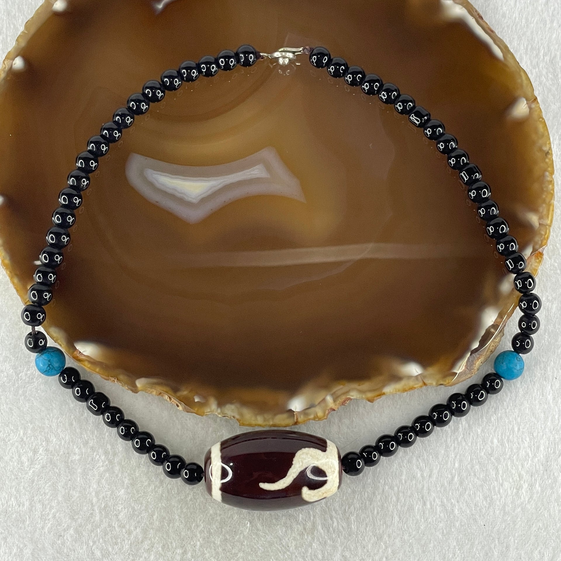 Natural Powerful Tibetan Old Oily Agate Ruyi Dzi Beads with Black and Blue Onyx Necklace 44.06g 38cm 36.6 by 21.4mm - Huangs Jadeite and Jewelry Pte Ltd