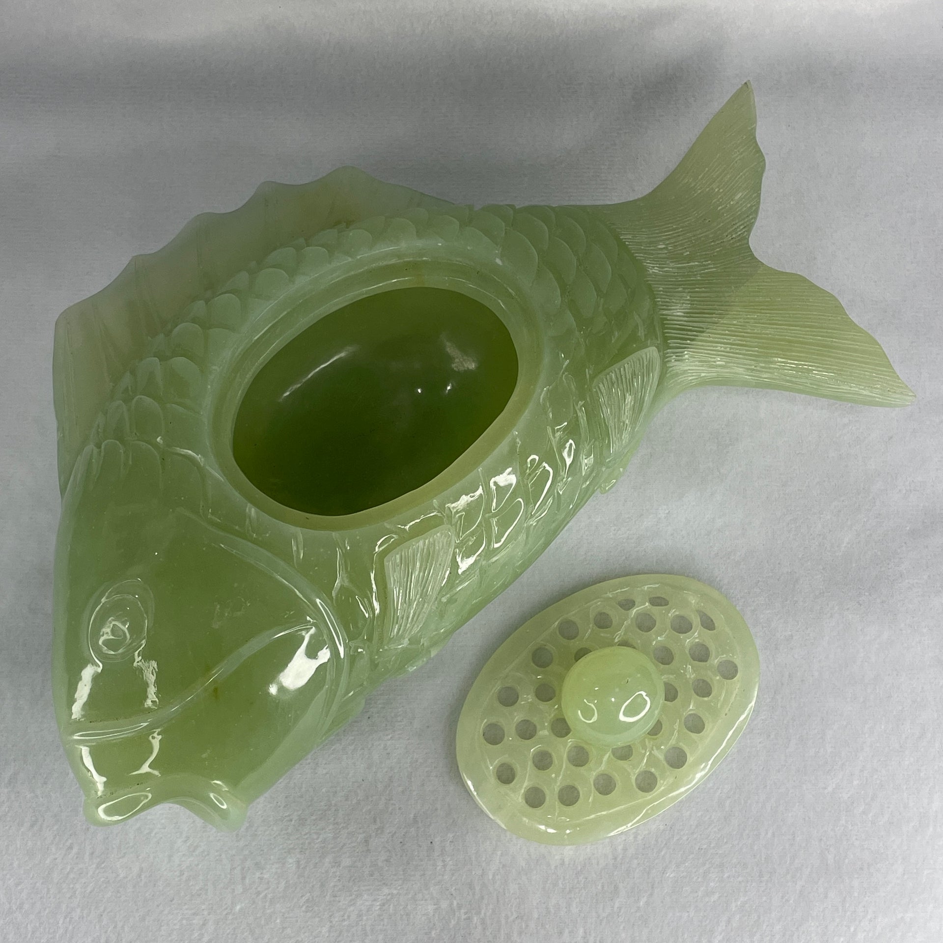 Natural-Green-Serpentine-Carp-Fish-Pot-Display-2,525.3g-250.0-by-150.0-by-105.0mm