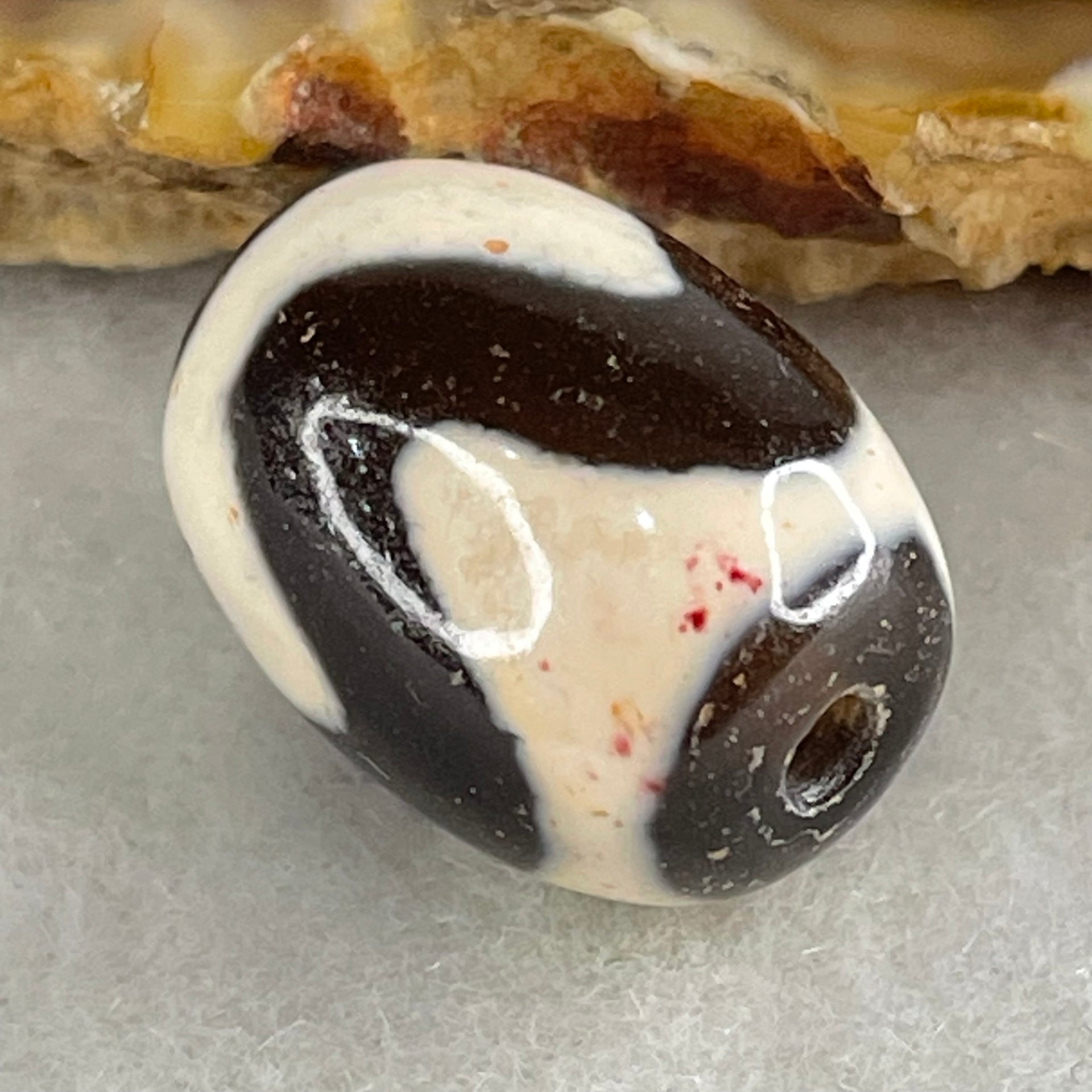 Natural Powerful Tibetan Old Oily Agate Tiger Tooth Daluo Dzi Bead Heavenly Master (Tian Zhu) 虎呀天诛 3.99g 16.7 by 12.6mm - Huangs Jadeite and Jewelry Pte Ltd