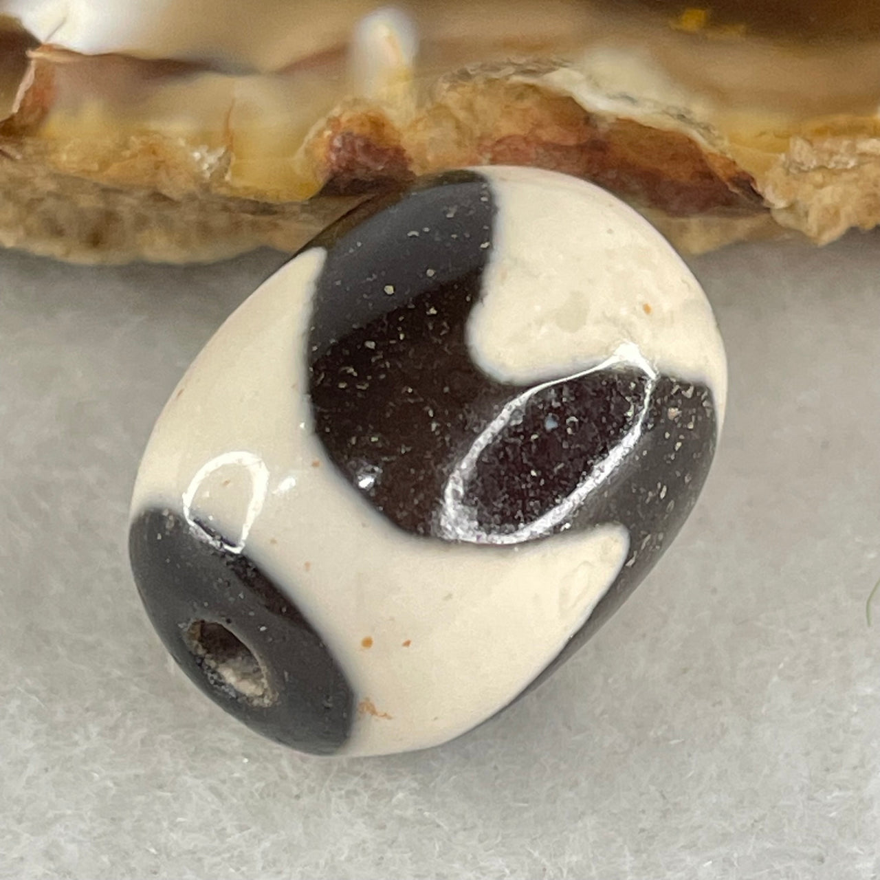 Natural Powerful Tibetan Old Oily Agate Tiger Tooth Daluo Dzi Bead Heavenly Master (Tian Zhu) 虎呀天诛 4.62g 17.6 by 13.1mm - Huangs Jadeite and Jewelry Pte Ltd