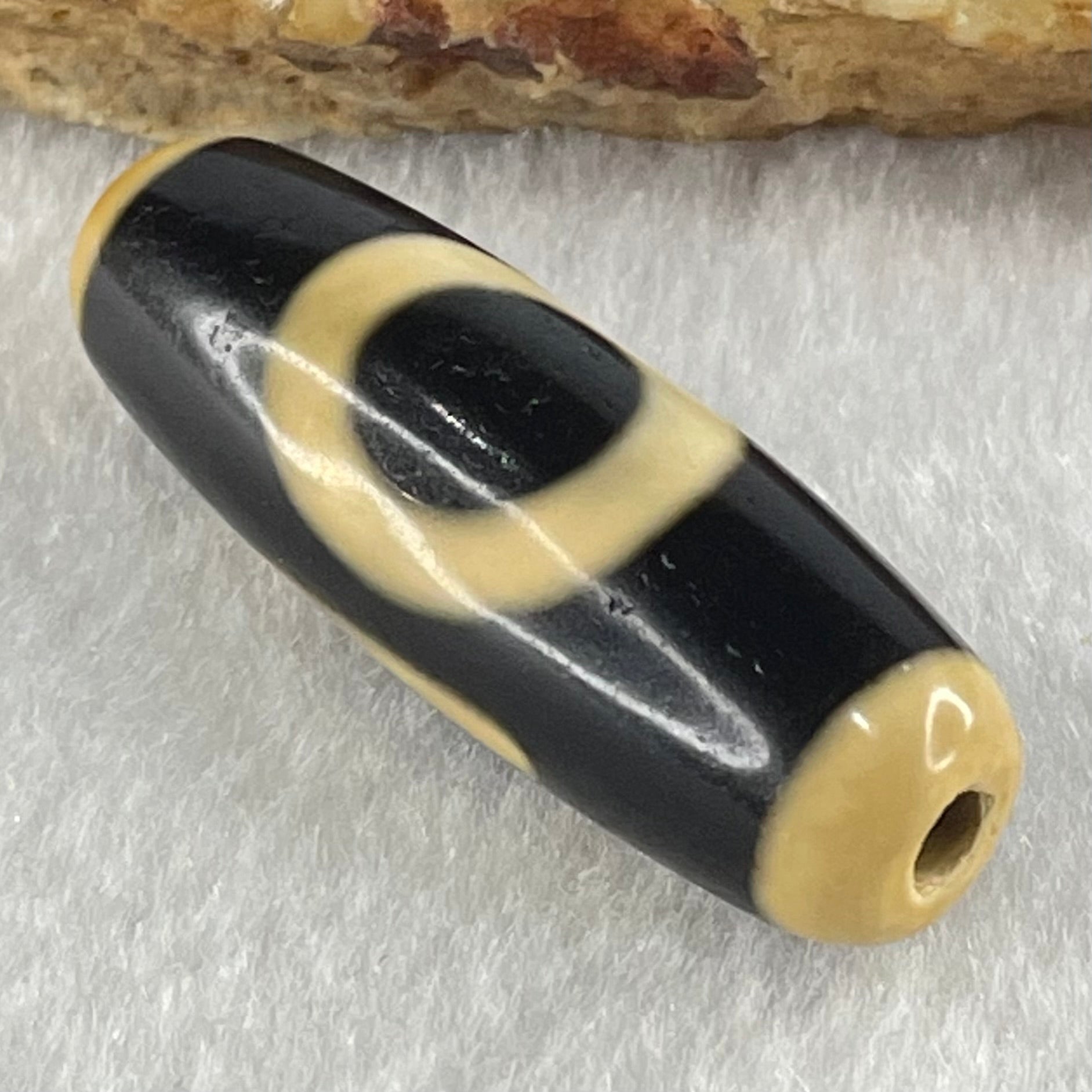 Natural Powerful Tibetan Old Oily Agate One Eye Fire Sign Dzi Bead Heavenly Master (Tian Zhu) 一眼火天珠 9.43g 38.1 by 12.8mm - Huangs Jadeite and Jewelry Pte Ltd