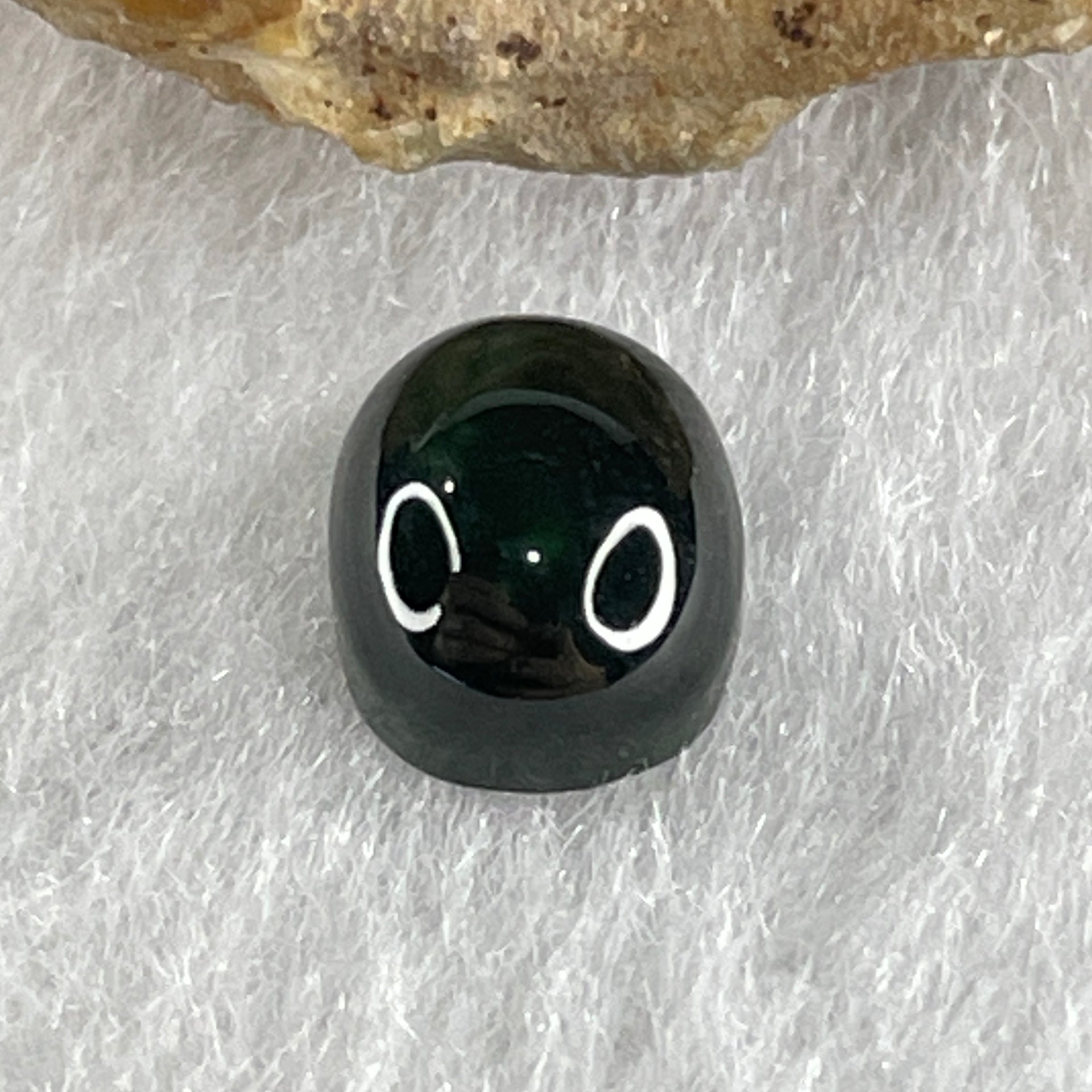 Type A Translucent Black Omphacite Jadeite Oval Cabouchon Stone For Setting 0.38g 7.3 by 6.1 by 4.0mm - Huangs Jadeite and Jewelry Pte Ltd