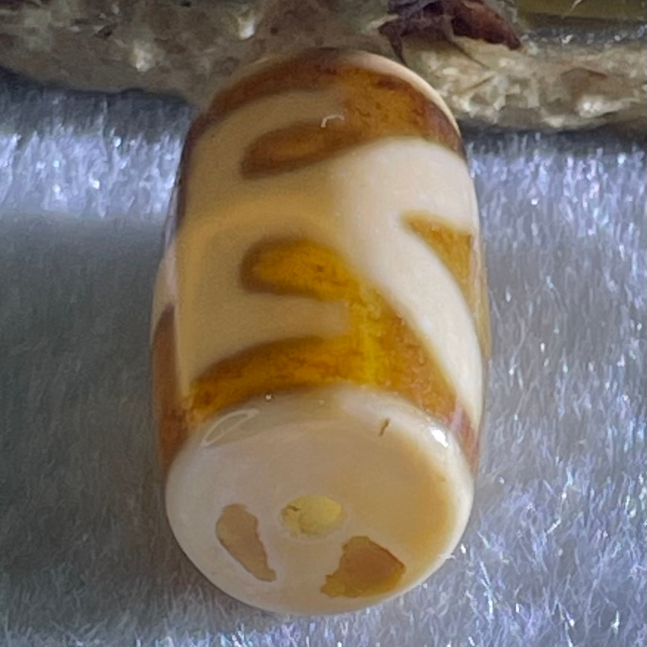 Natural Powerful Tibetan Old Oily Agate Patina Guiren Tairen Human Dzi Bead Totem Amulet Heavenly Master (Tian Zhu) 贵人天诛 4.76g 19.9 by 11.7mm - Huangs Jadeite and Jewelry Pte Ltd