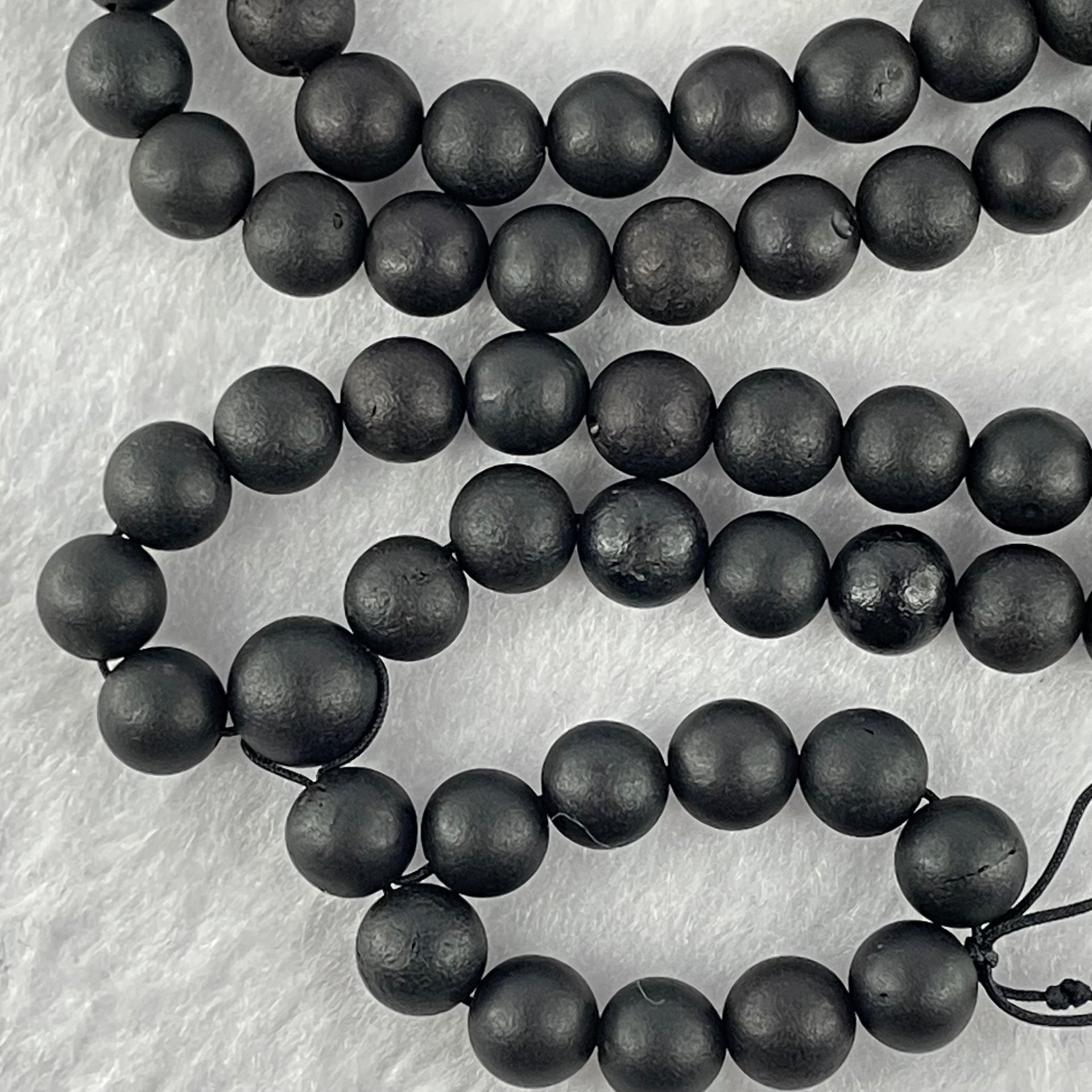 Natural Dark Matt Black Amber Beads Necklace 天然大黑天翁琥珀项链 20.87g 72cm 8.0mm 1 Beads 6.9mm 108 Beads - Huangs Jadeite and Jewelry Pte Ltd